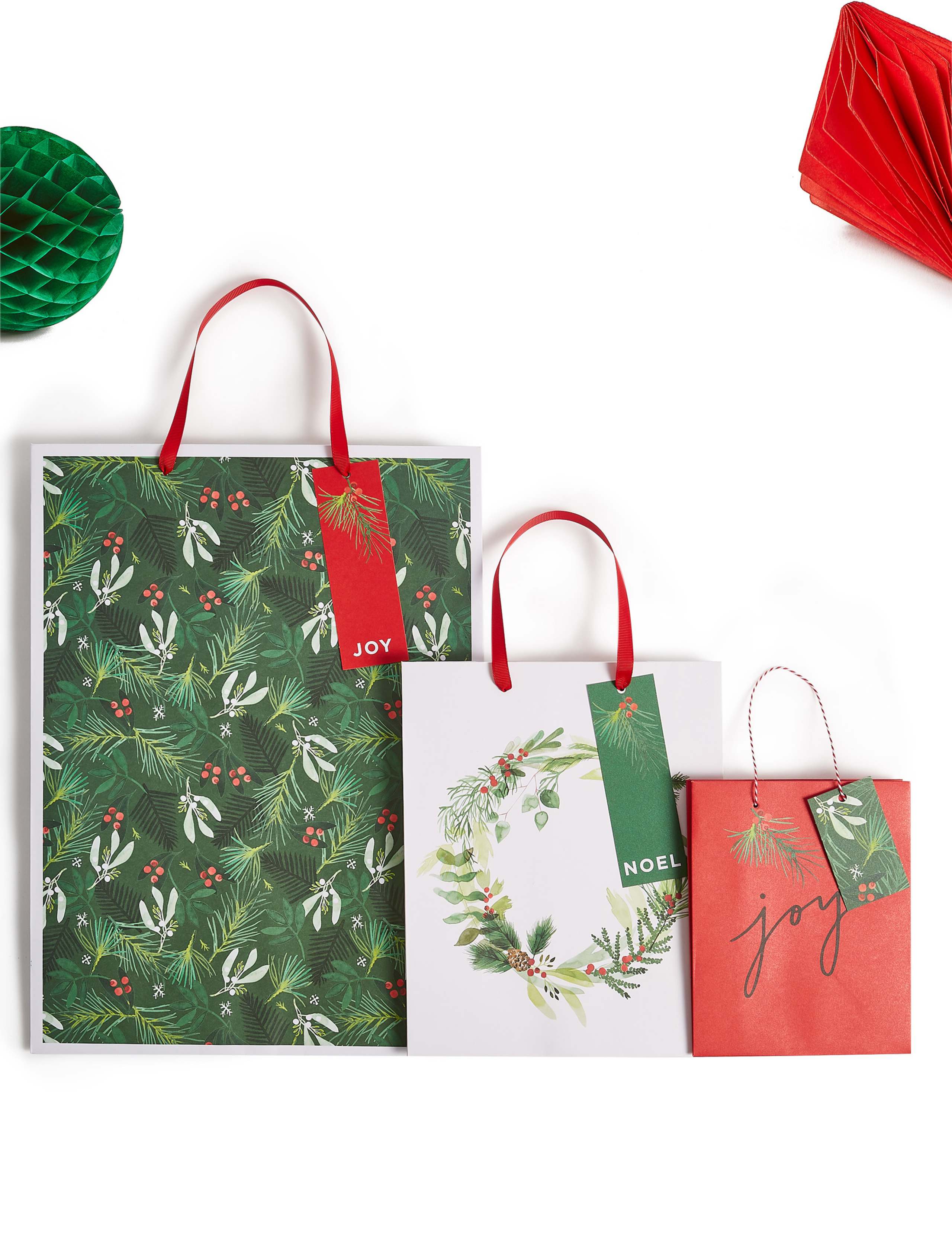 Christmas Foliage Gift Bags Pack of 3 2 of 3