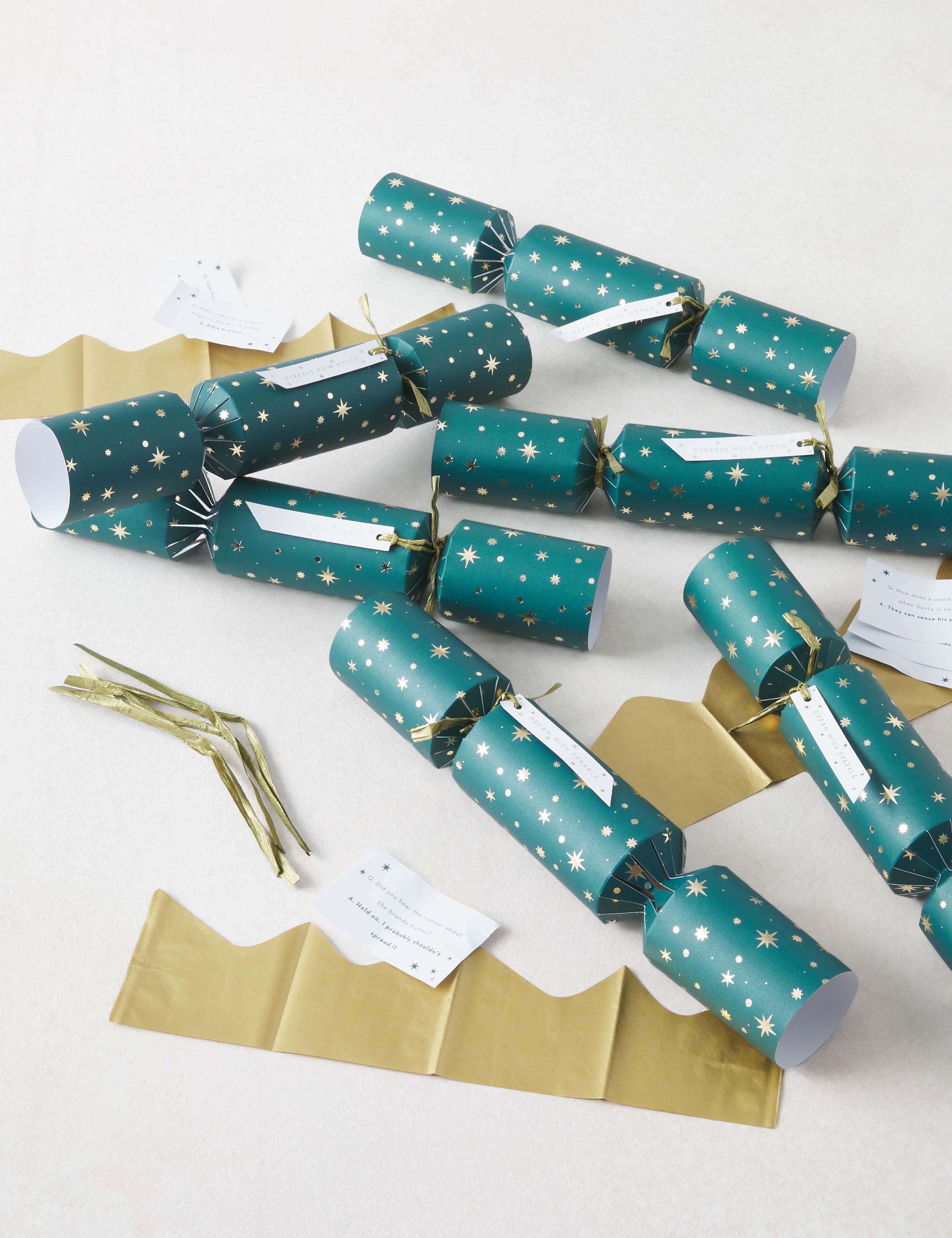 Fill Your Own' Recyclable Christmas Crackers - Pack of 6 in 1 Design 2 of 4