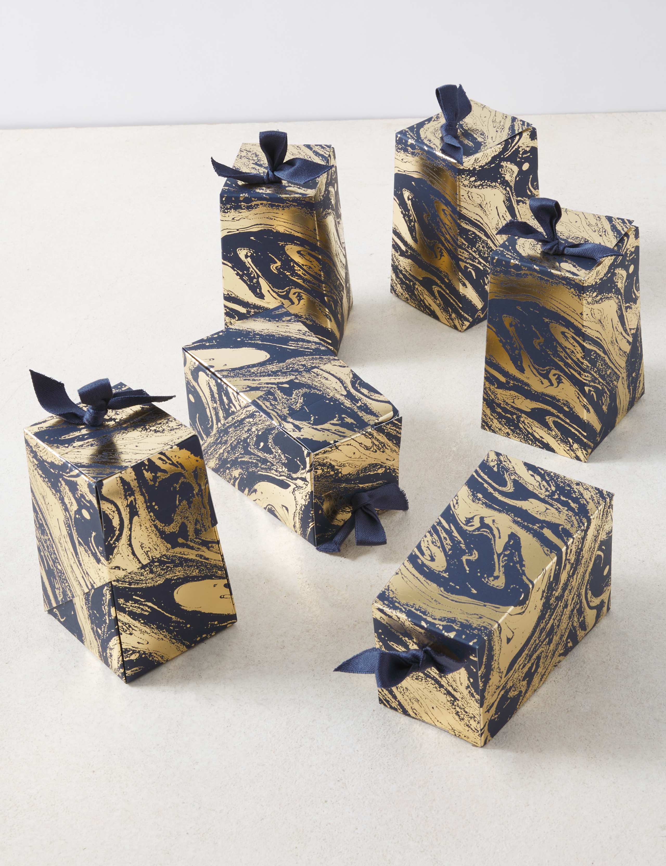Luxury Dinner Party Cocktail Crackers - Pack of 6 in 1 Design 3 of 4