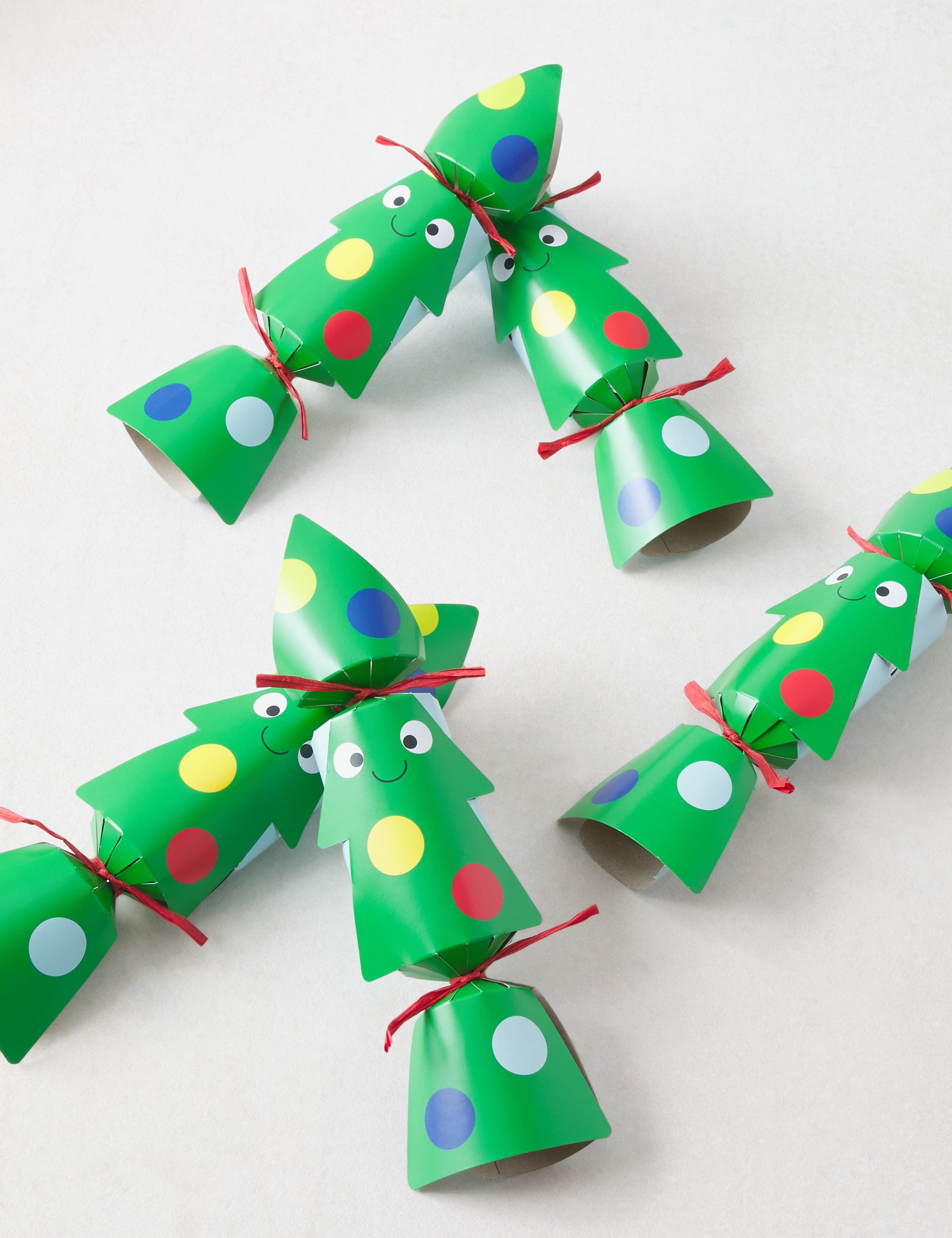 Kids' Christmas Crackers - Pack of 6 in 1 Design 3 of 4