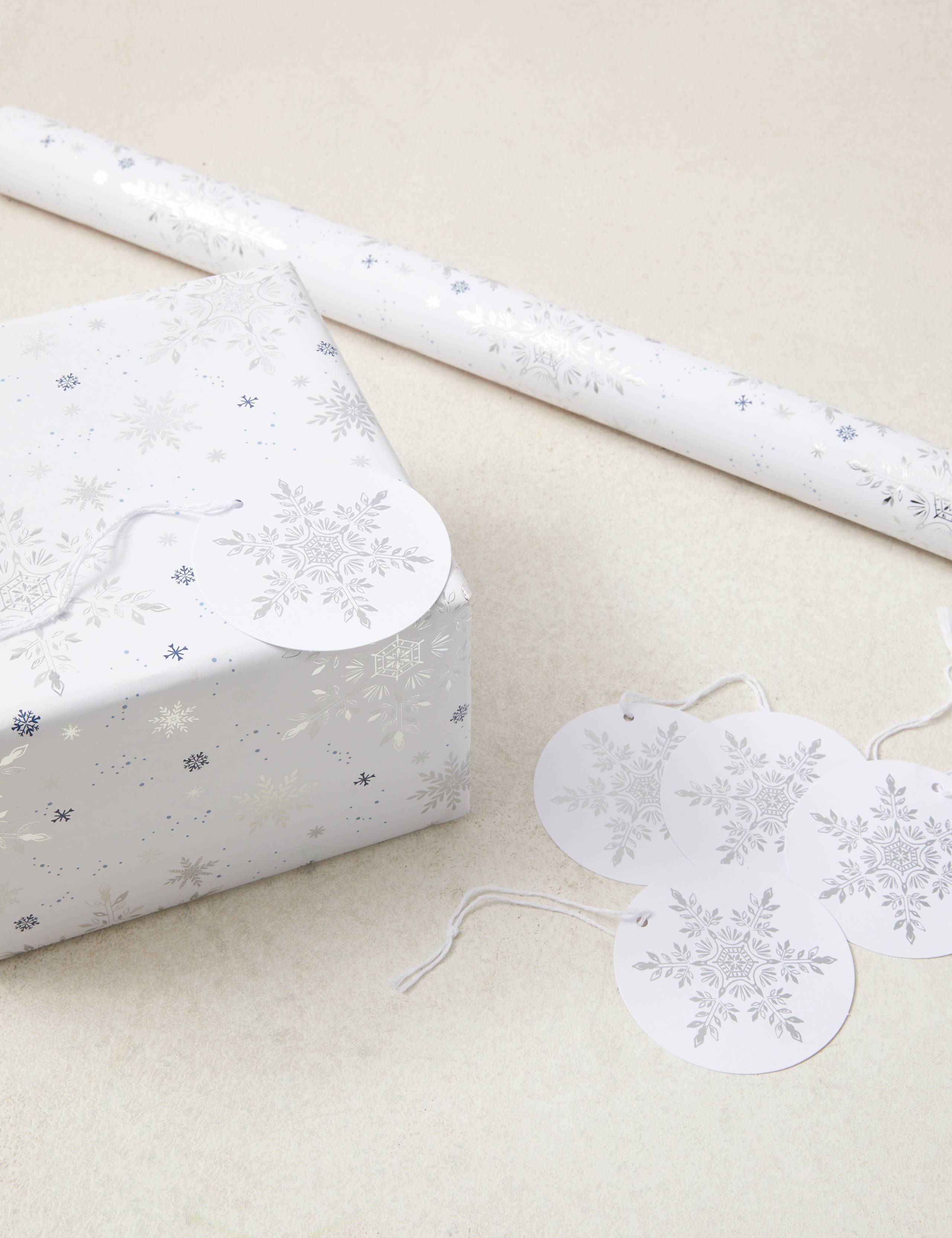 Snowflakes Christmas Wrapping Paper & Gift Tags Pack 1 of 2