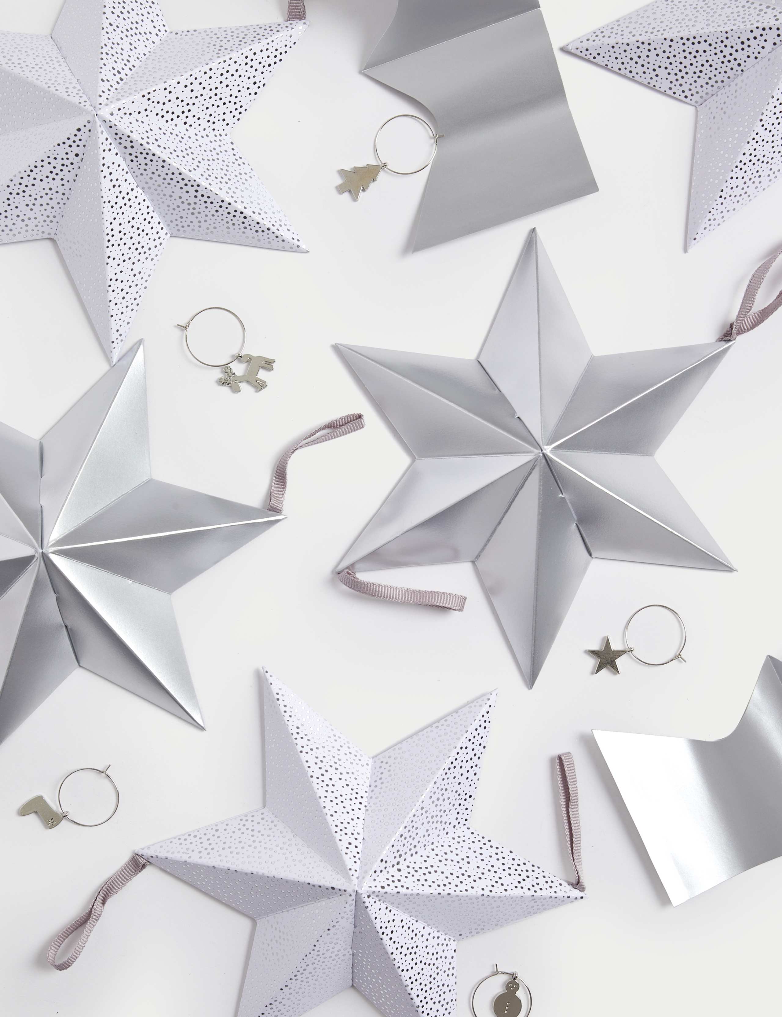 6 Star-Shaped Christmas Crackers - Silver & White Design 2 of 4