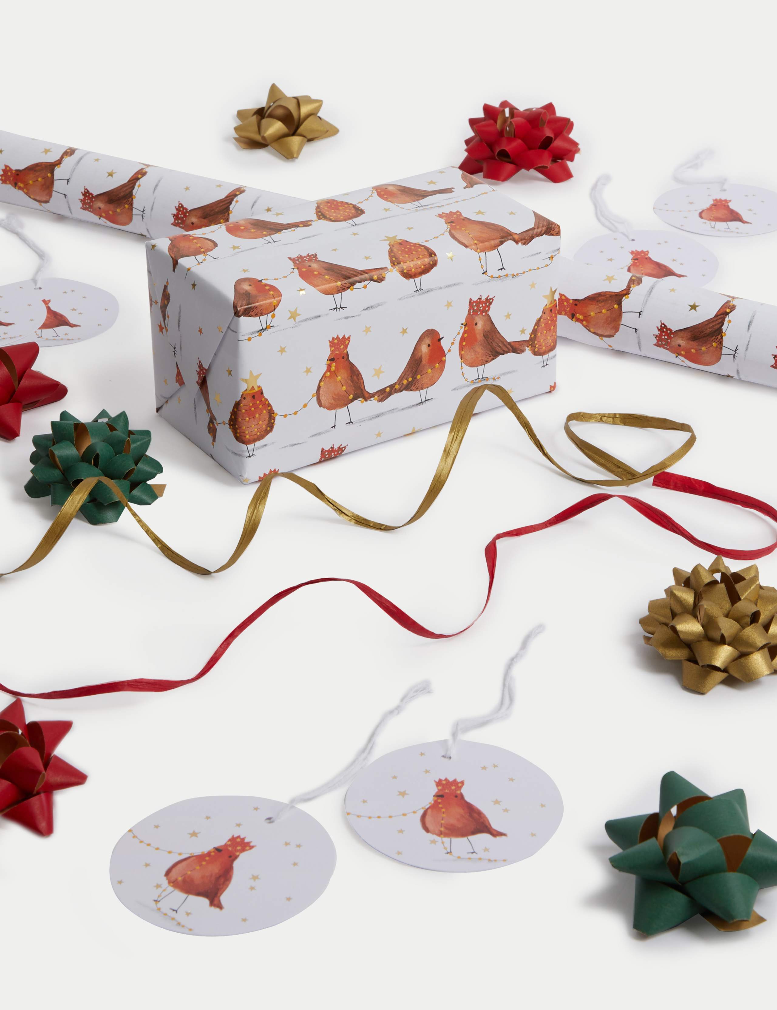 Robin 3M Christmas Gift Wrap with Gift Tags, Bows & Raffia 2 of 2