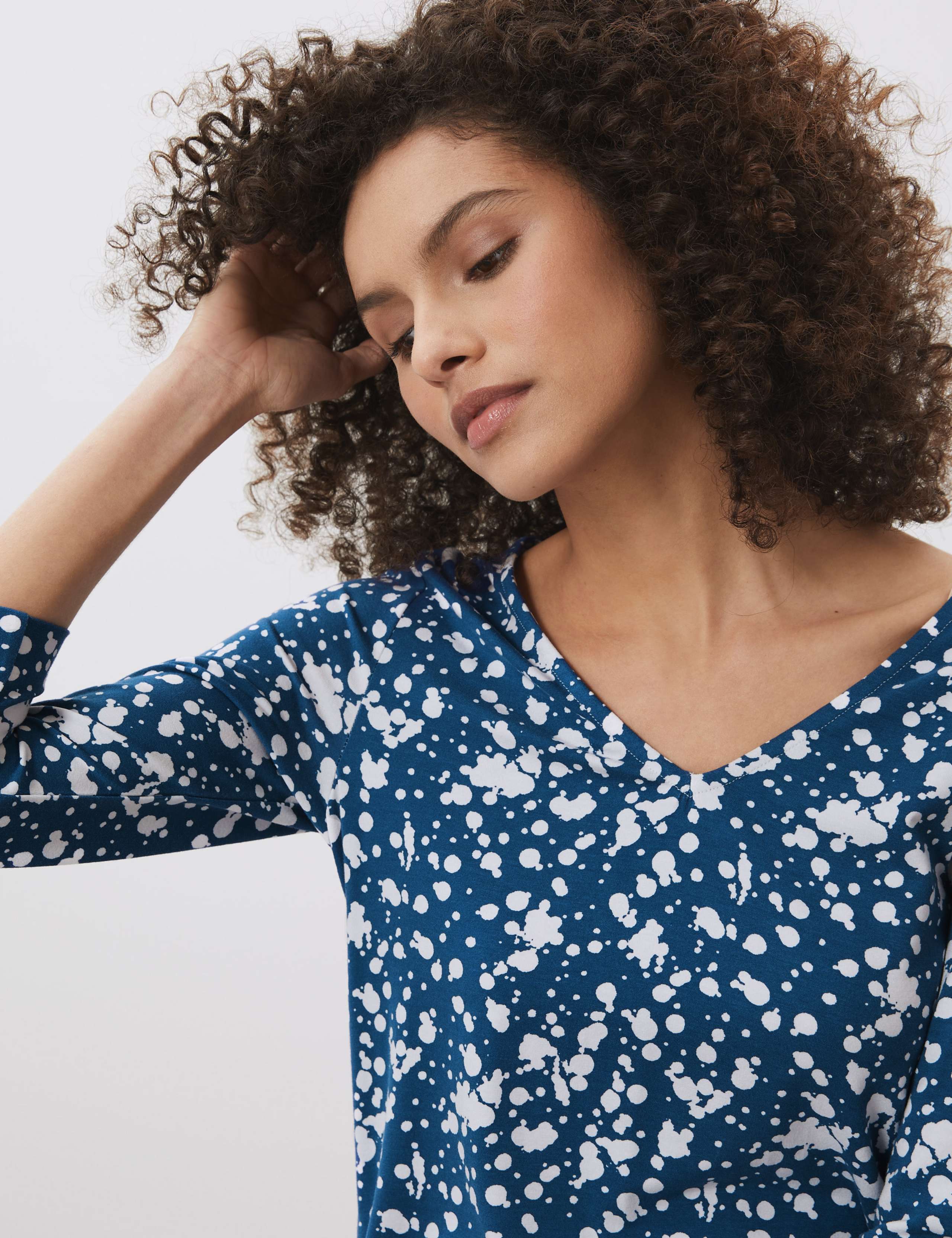 Jersey Printed V-Neck Shift Dress 4 of 6