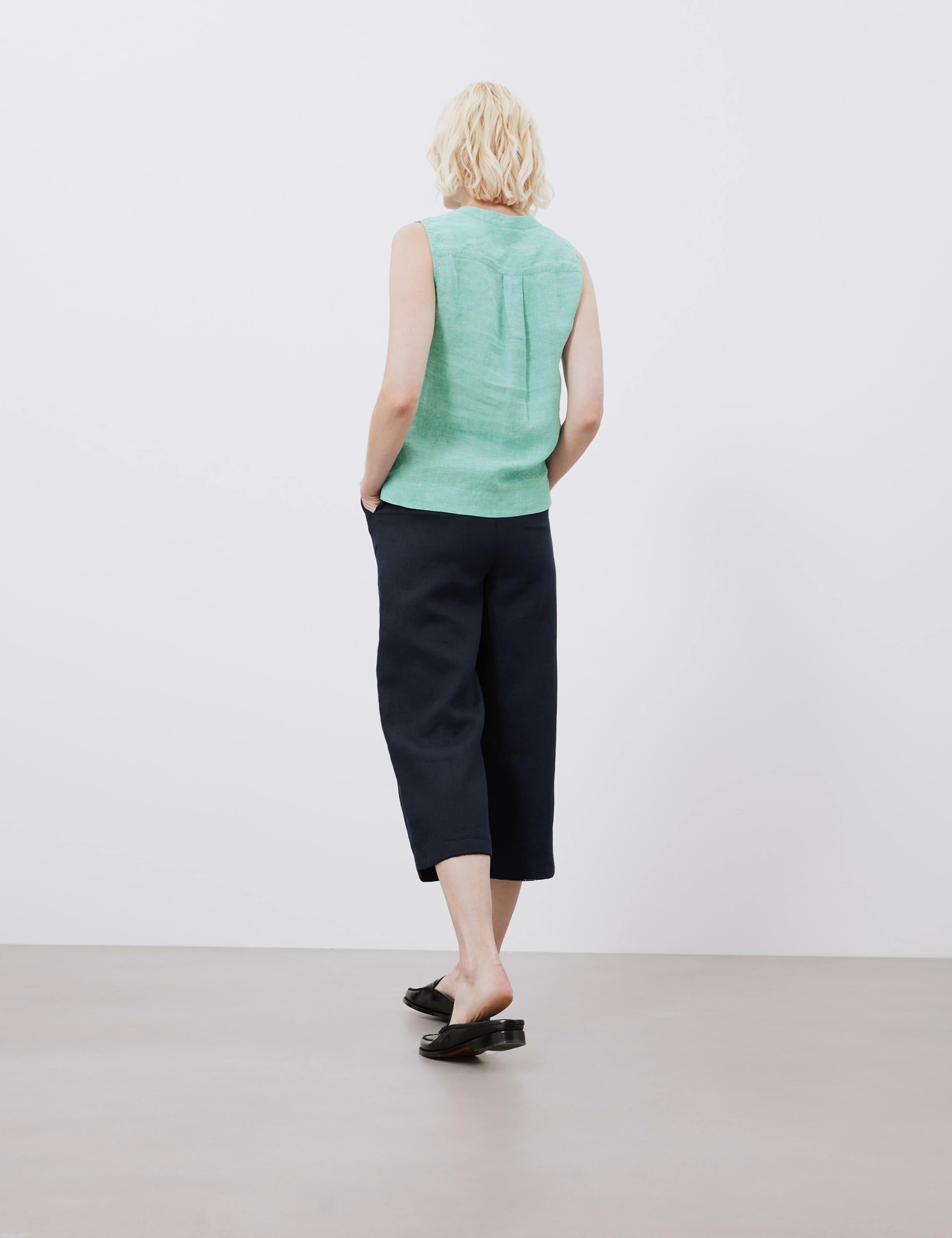 Pure Linen V-Neck Pintuck Sleeveless Blouse 5 of 6