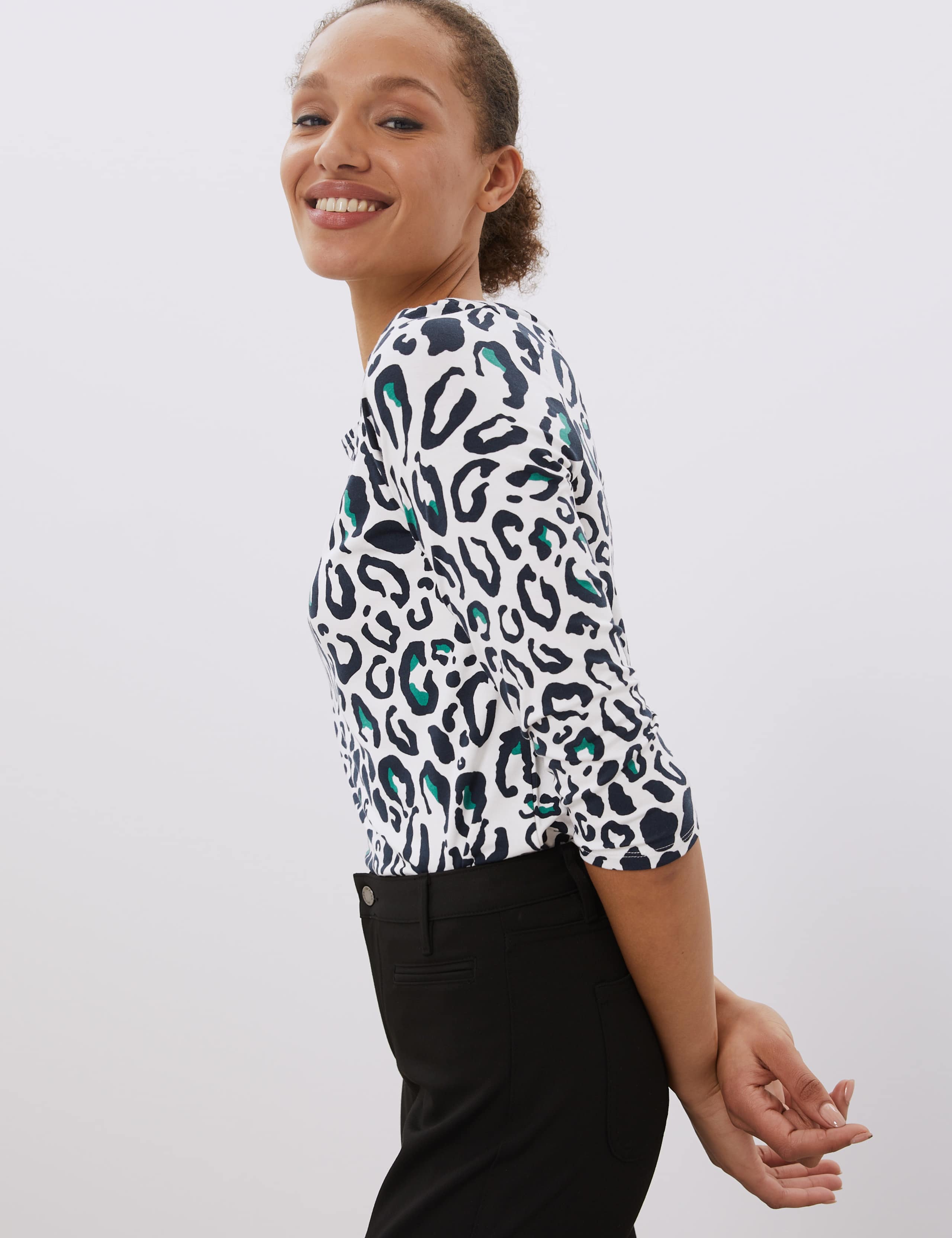 Jersey Animal Print 3/4 Sleeve Top 3 of 6