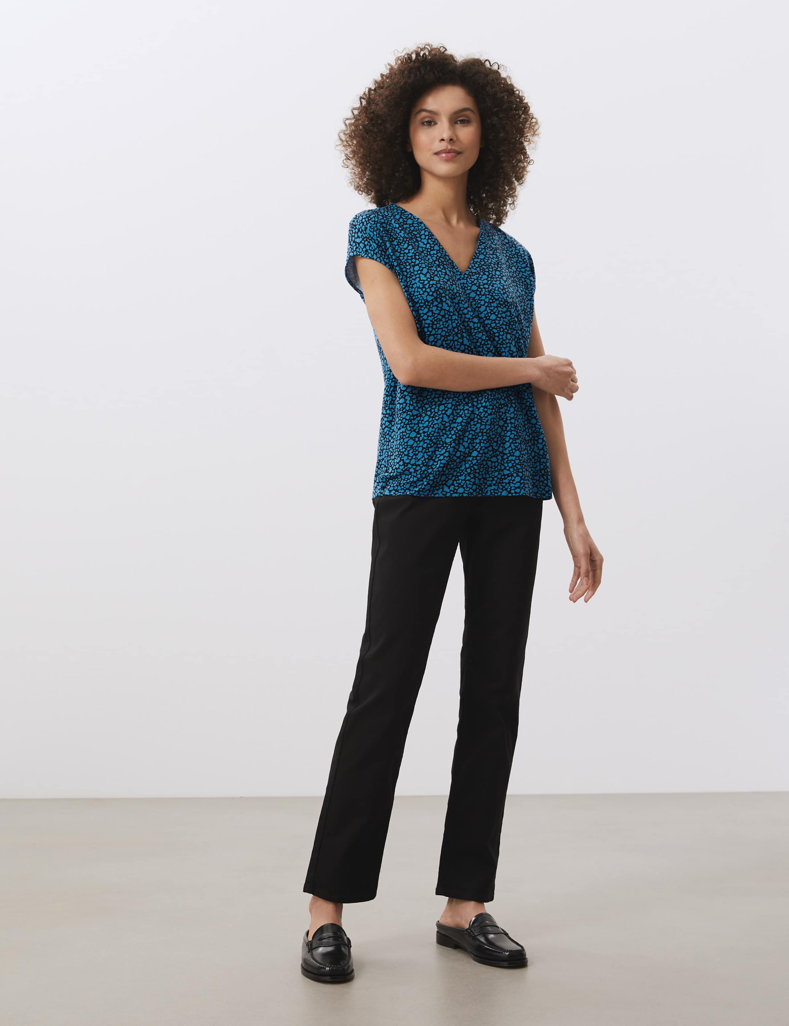Jersey Printed V-Neck Short Sleeve Top 3 of 6