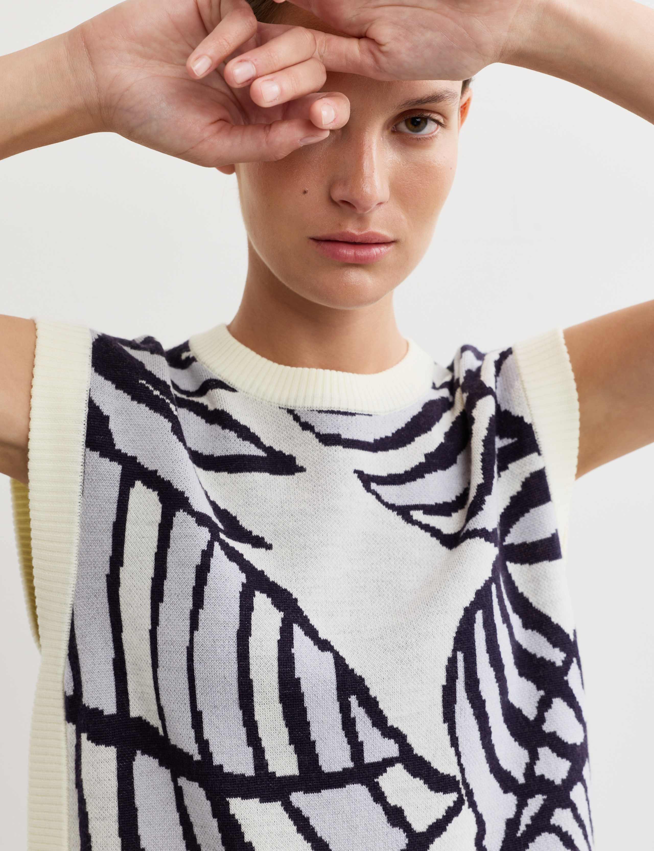 Merino Leaf Graphic Knitted Tank 3 of 8