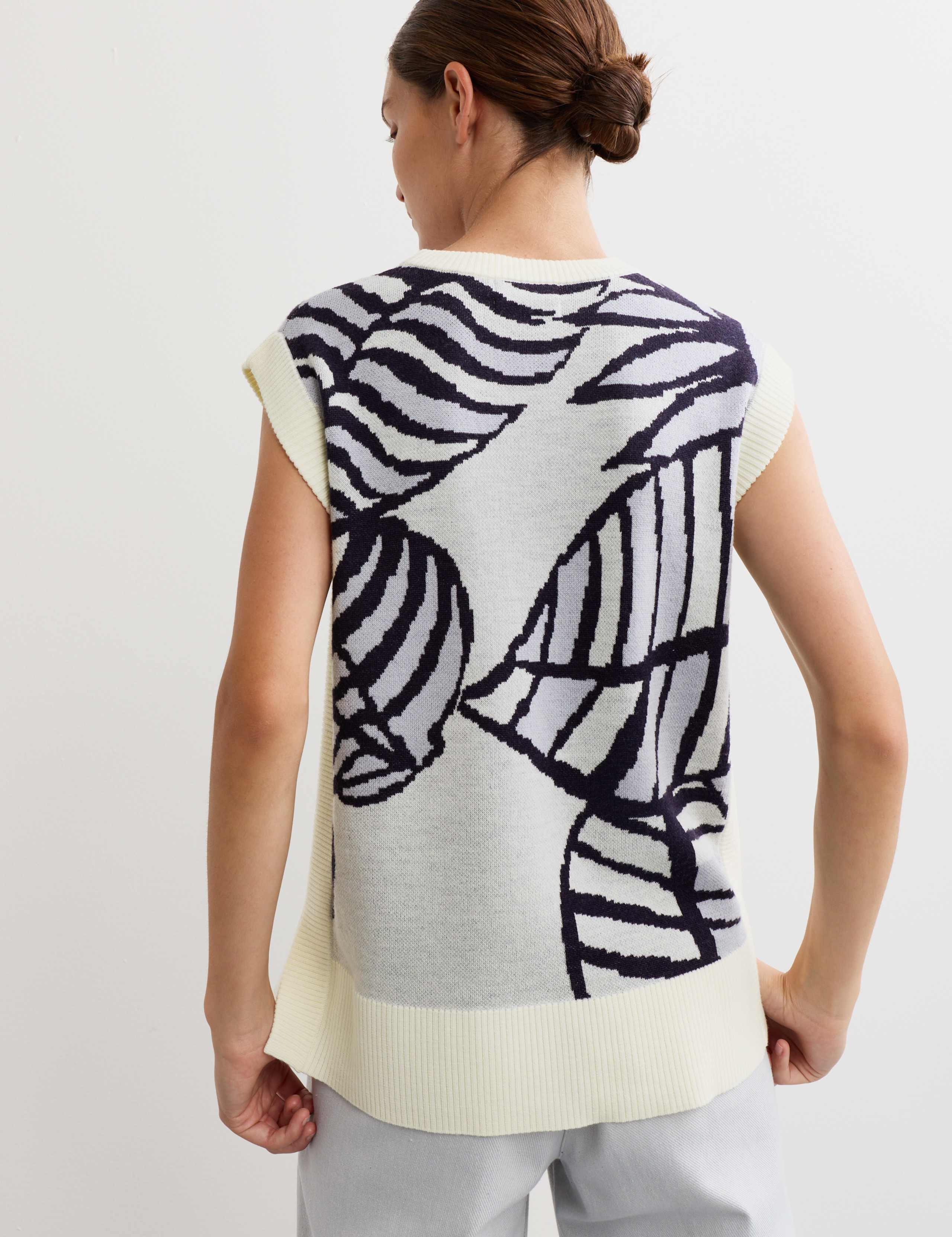 Merino Leaf Graphic Knitted Tank 7 of 8