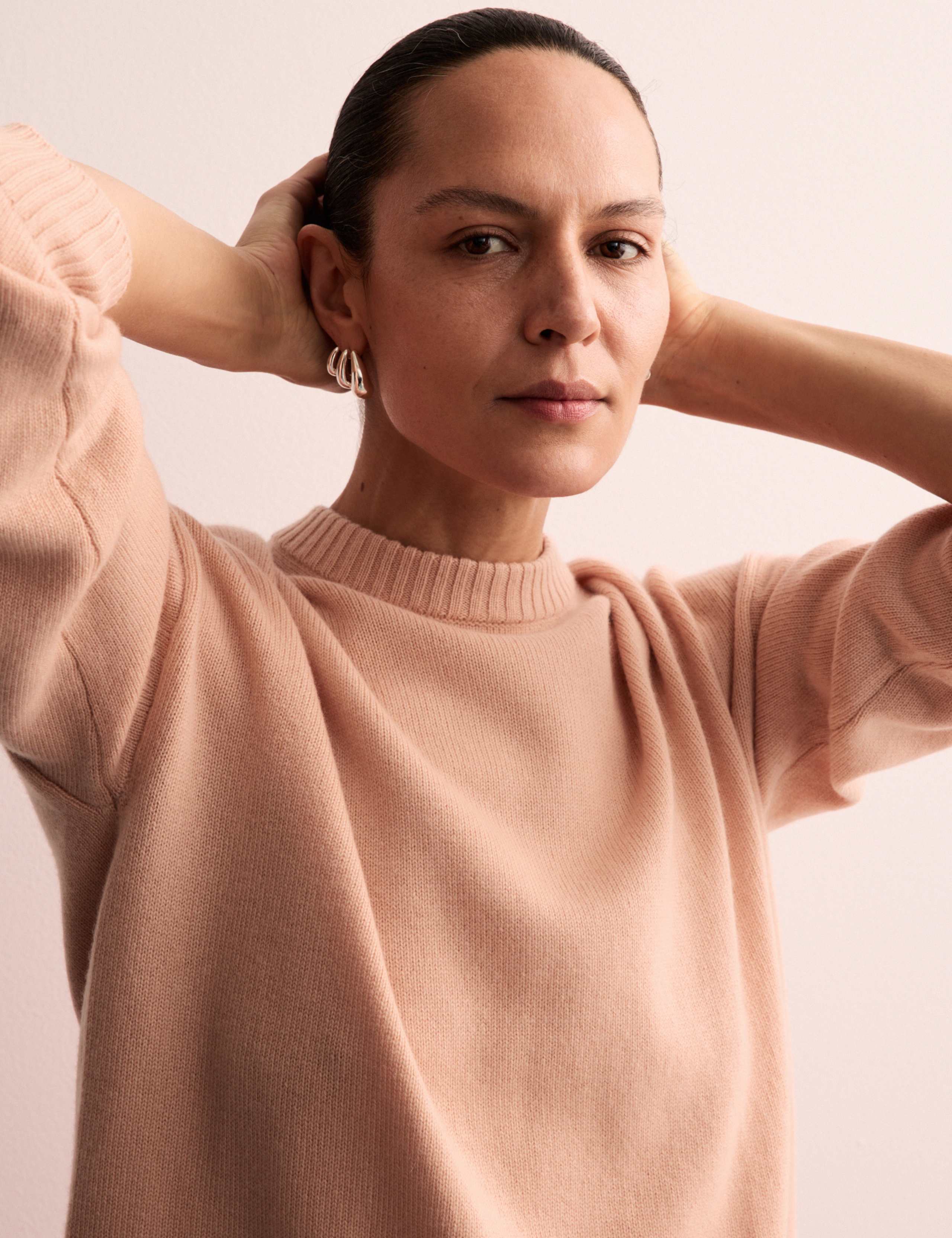 Pure Cashmere Crew Neck Relaxed Jumper 4 of 7