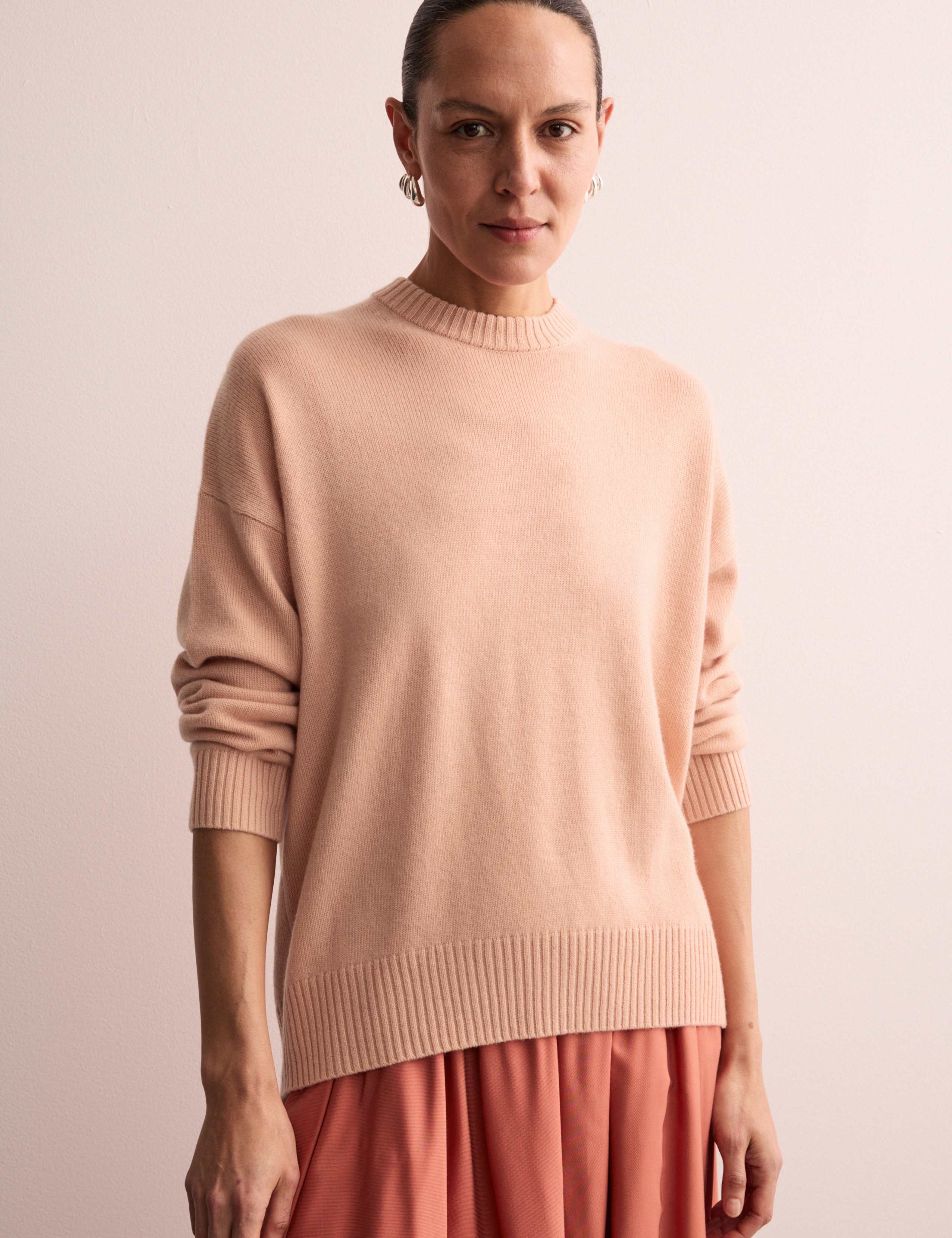 Pure Cashmere Crew Neck Relaxed Jumper 6 of 7