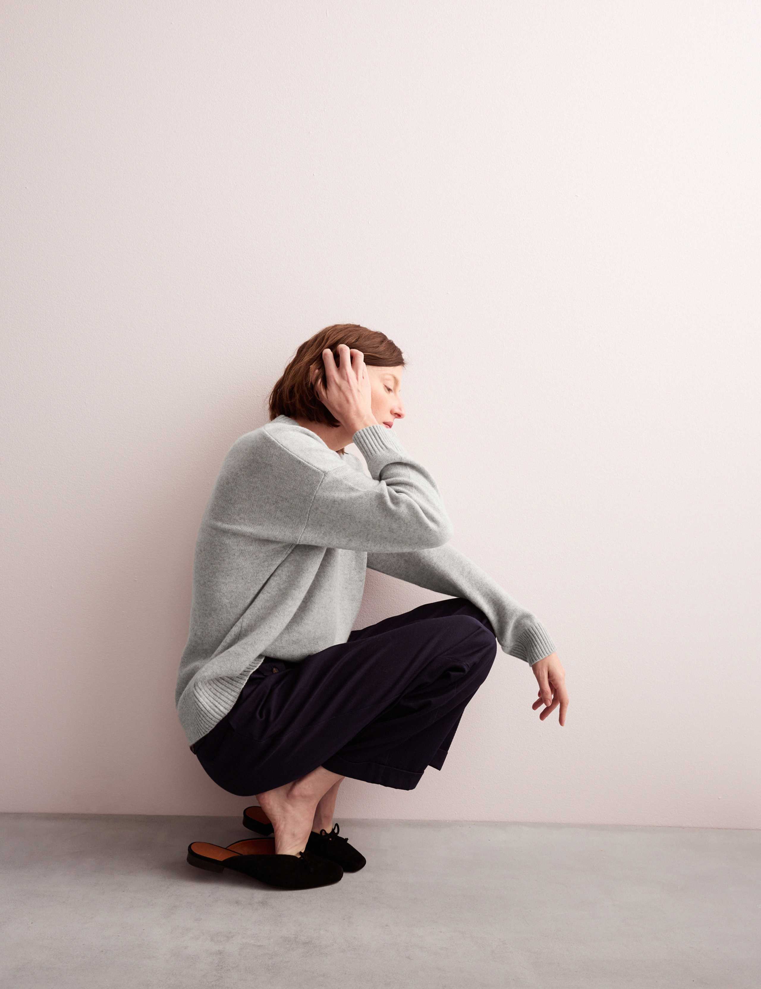 Pure Cashmere Crew Neck Relaxed Jumper 3 of 9