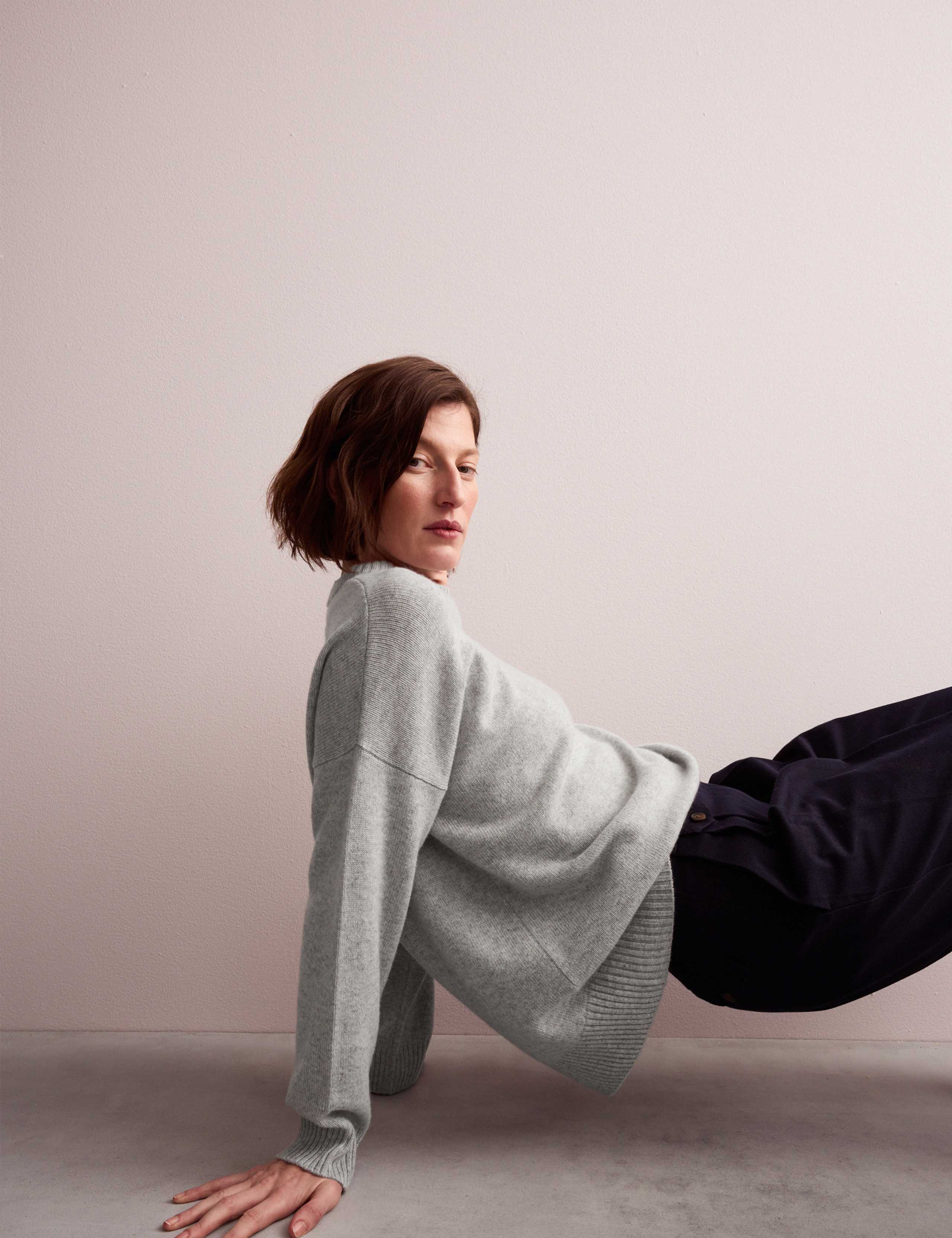 Pure Cashmere Crew Neck Relaxed Jumper 4 of 9