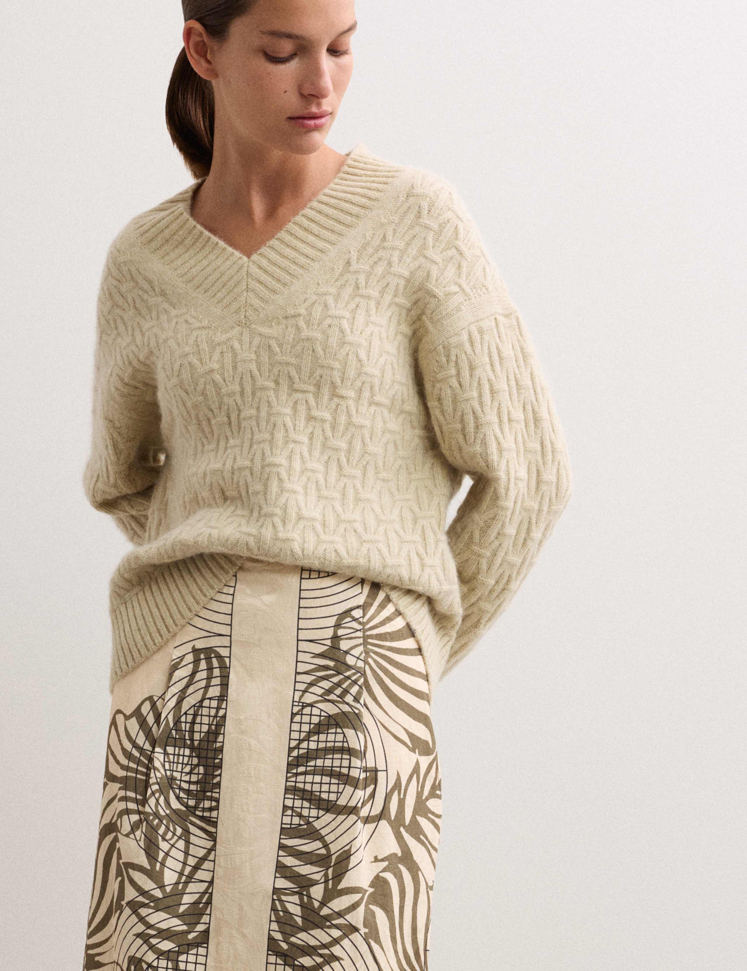 Alpaca Cashmere Stitch V-Neck Jumper 1 of 8