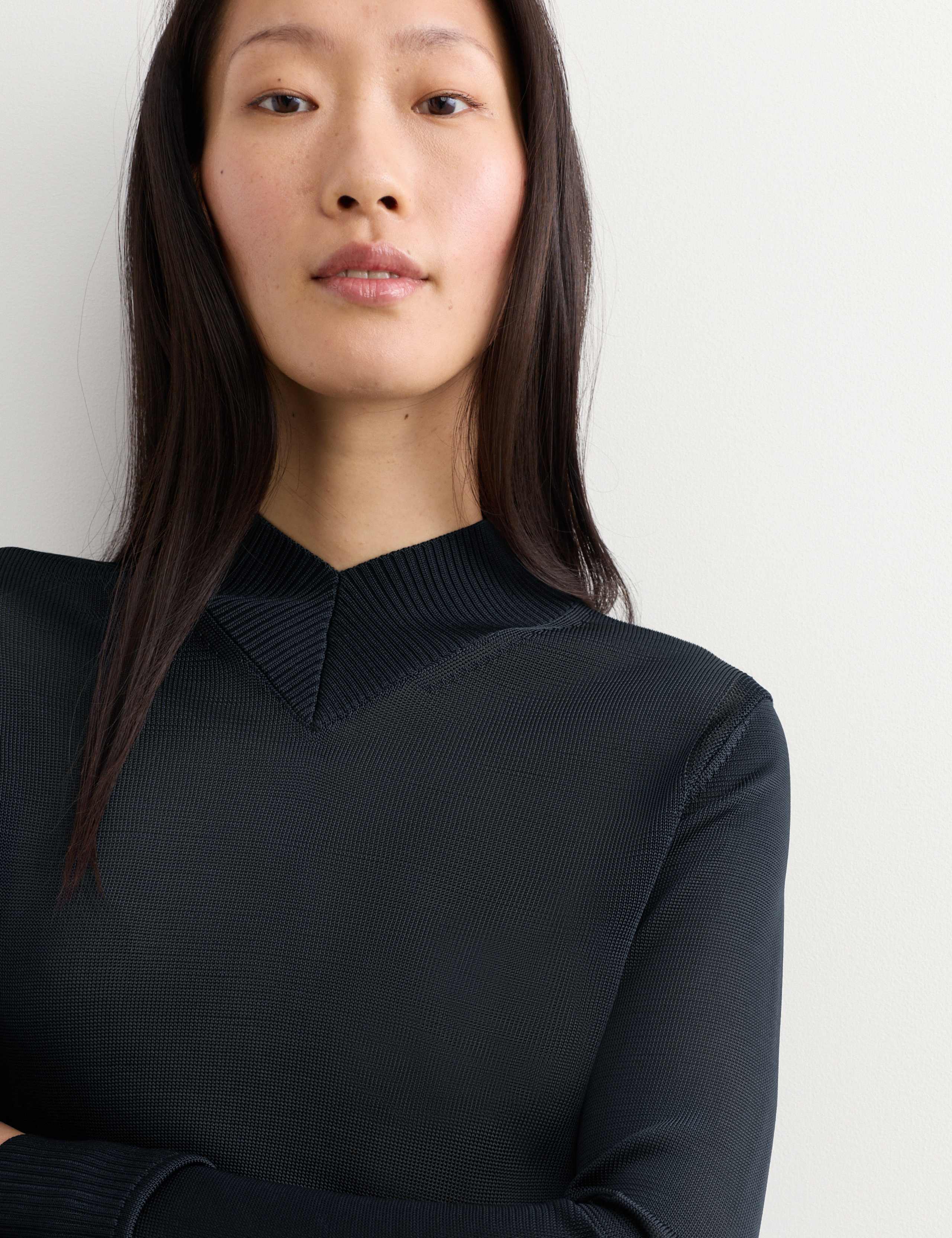 Ribbed High Shine V Neck Jumper 3 of 7
