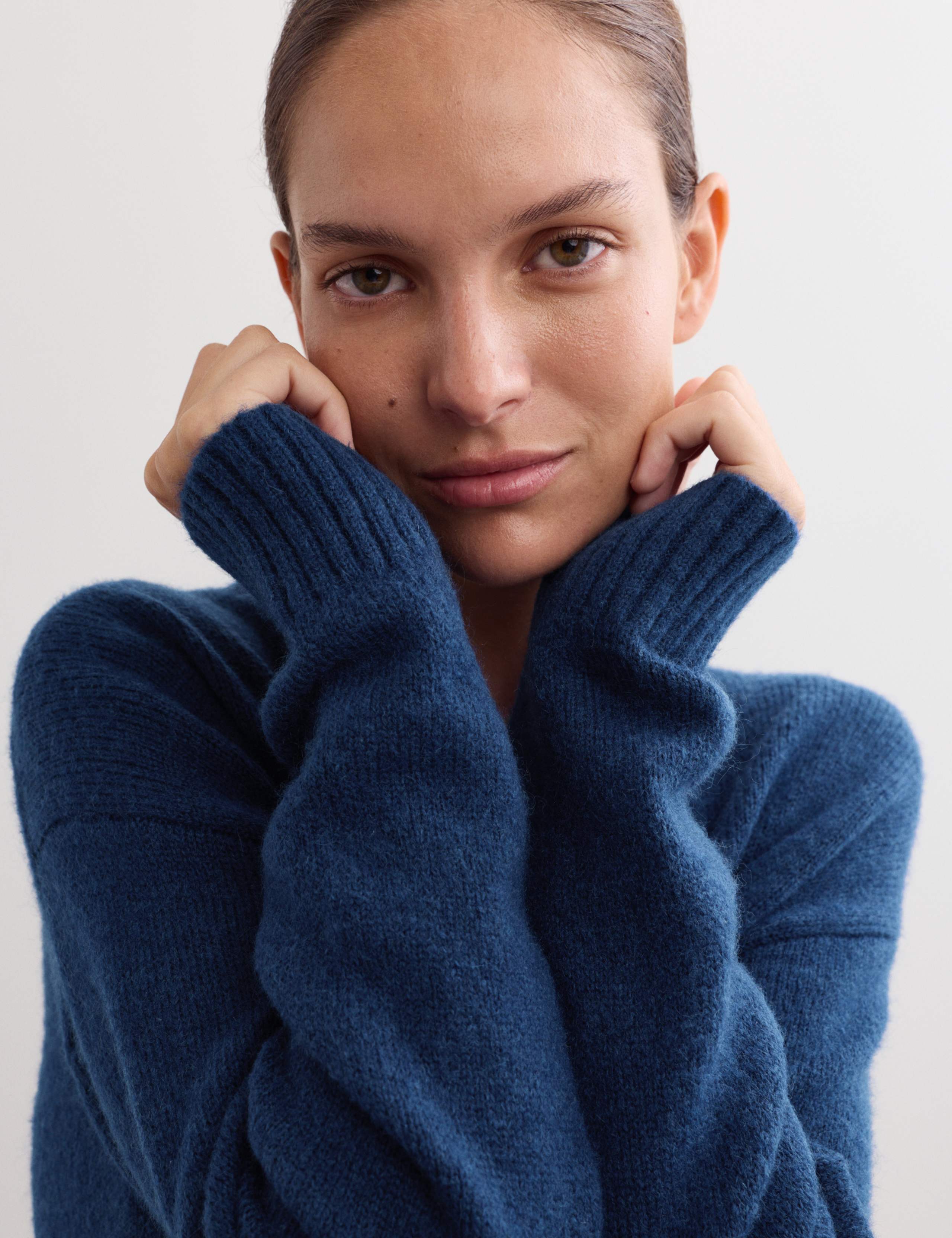 Mohair Blend V-Neck Relaxed Cardigan 4 of 8