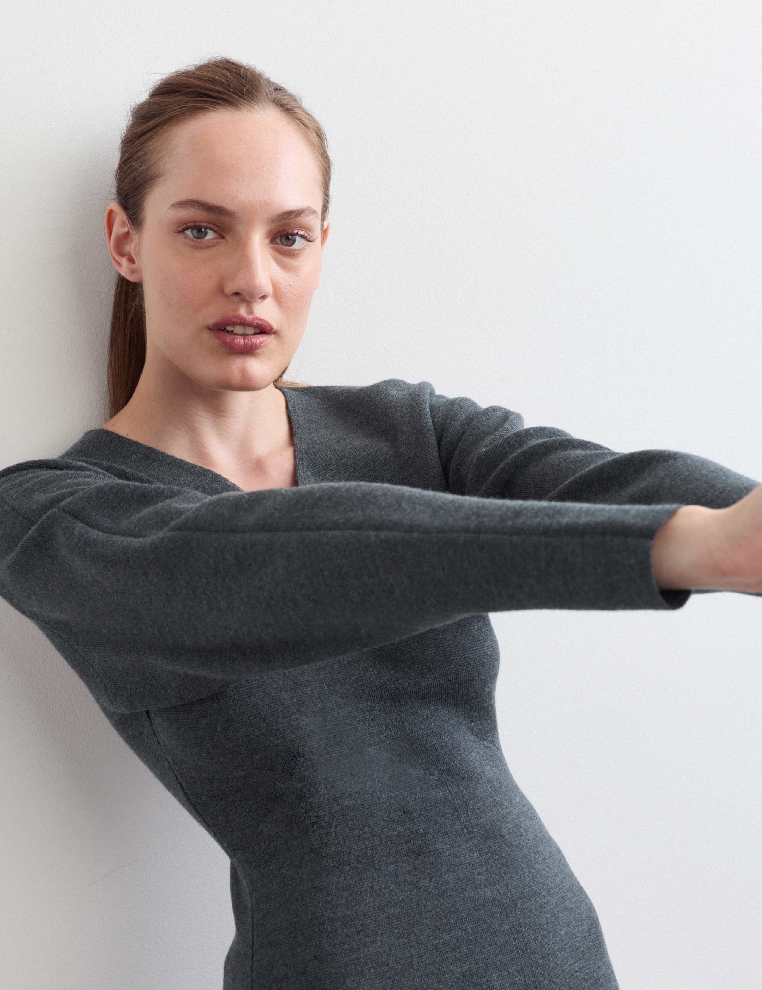 Pure Merino Wool V-Neck Fitted Jumper 3 of 6