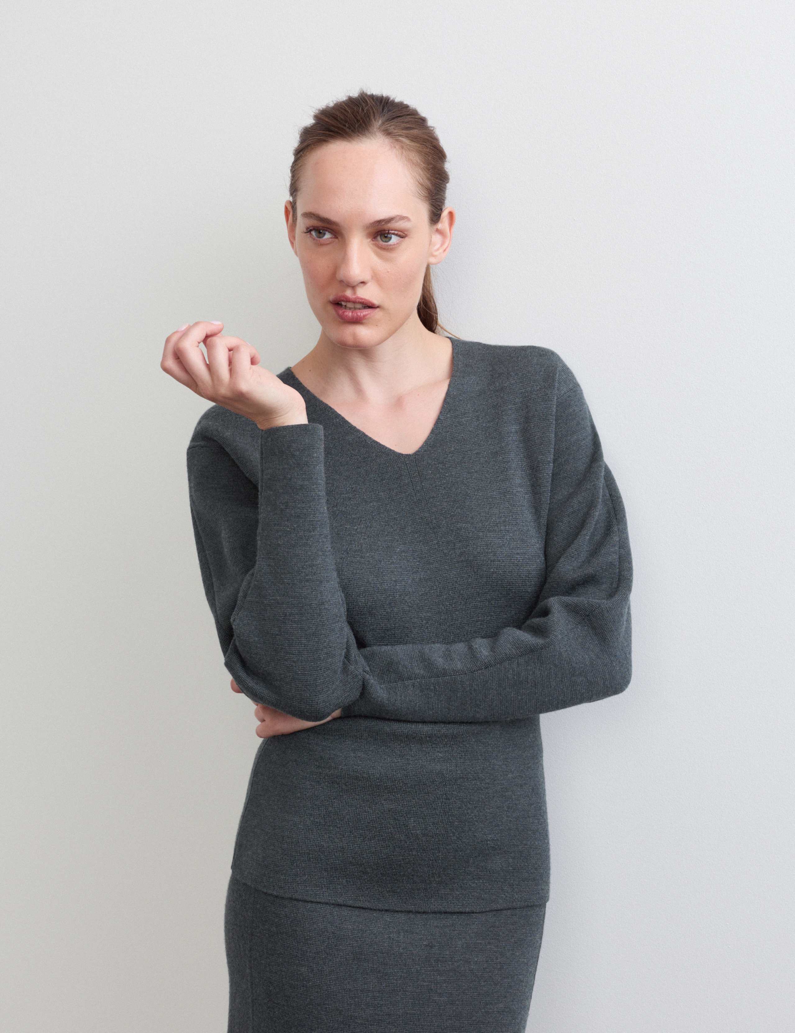 Pure Merino Wool V-Neck Fitted Jumper 4 of 6