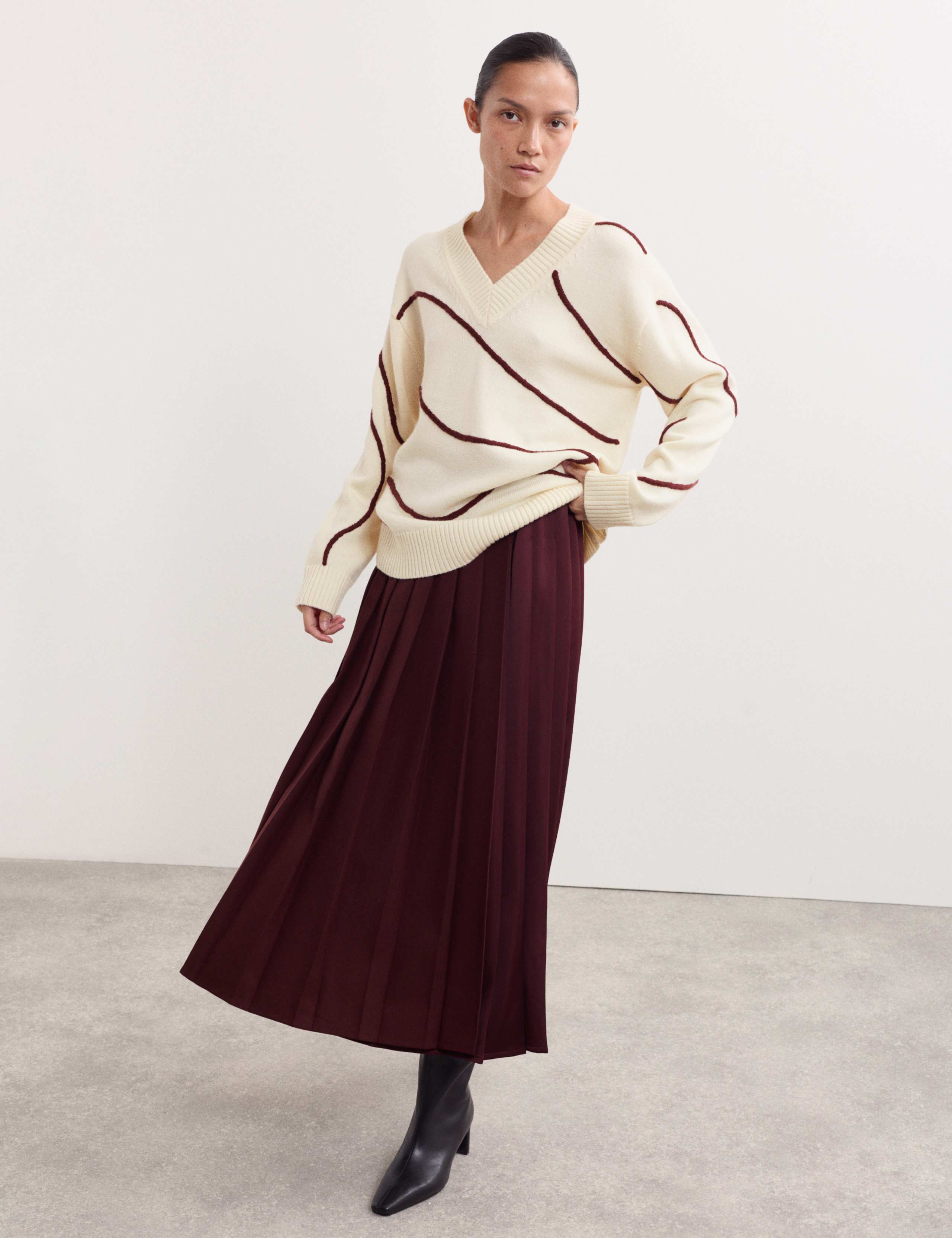 Merino Wool Embroidered Stripe V-Neck Jumper 3 of 7