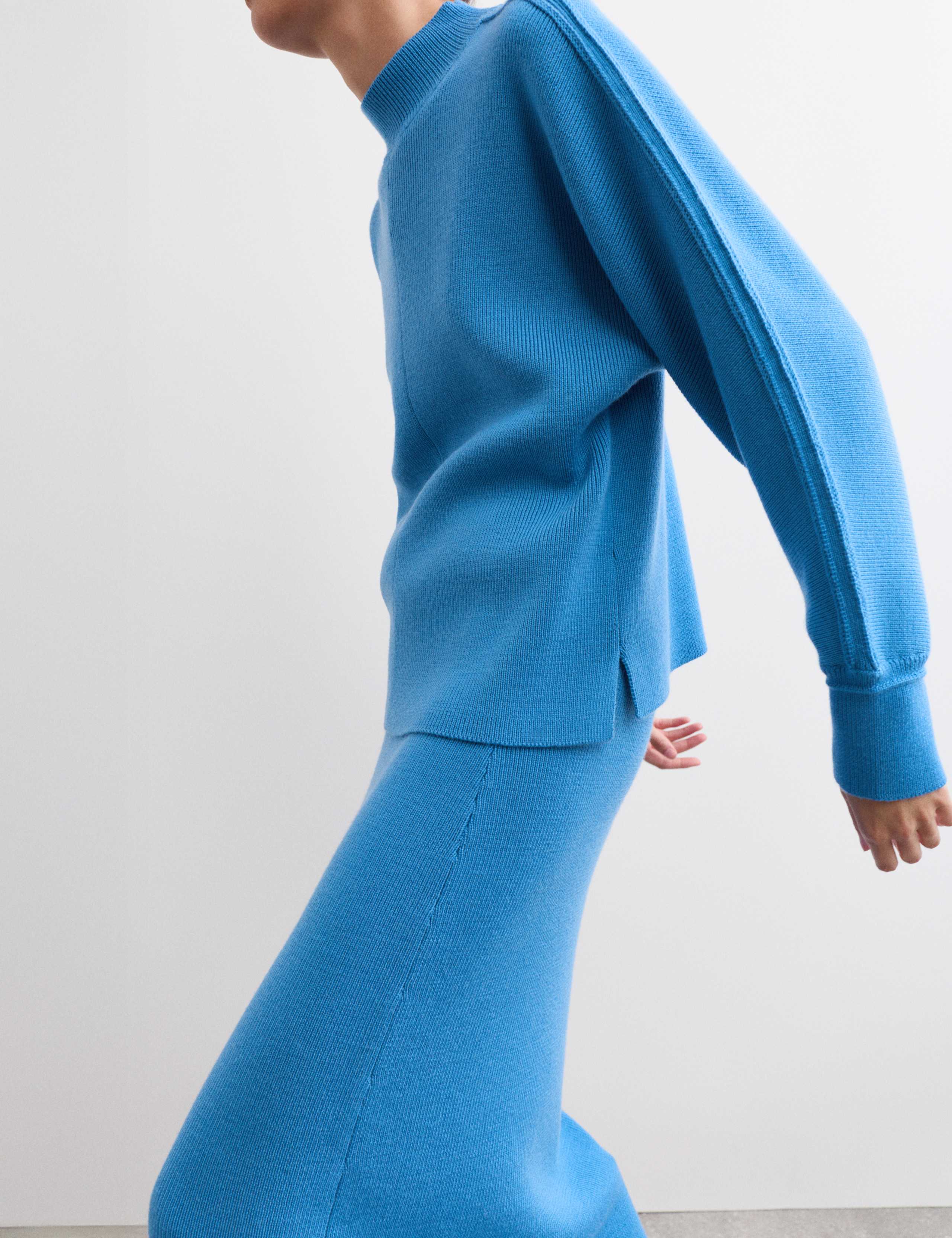 Pure Merino Wool Relaxed Jumper 6 of 7