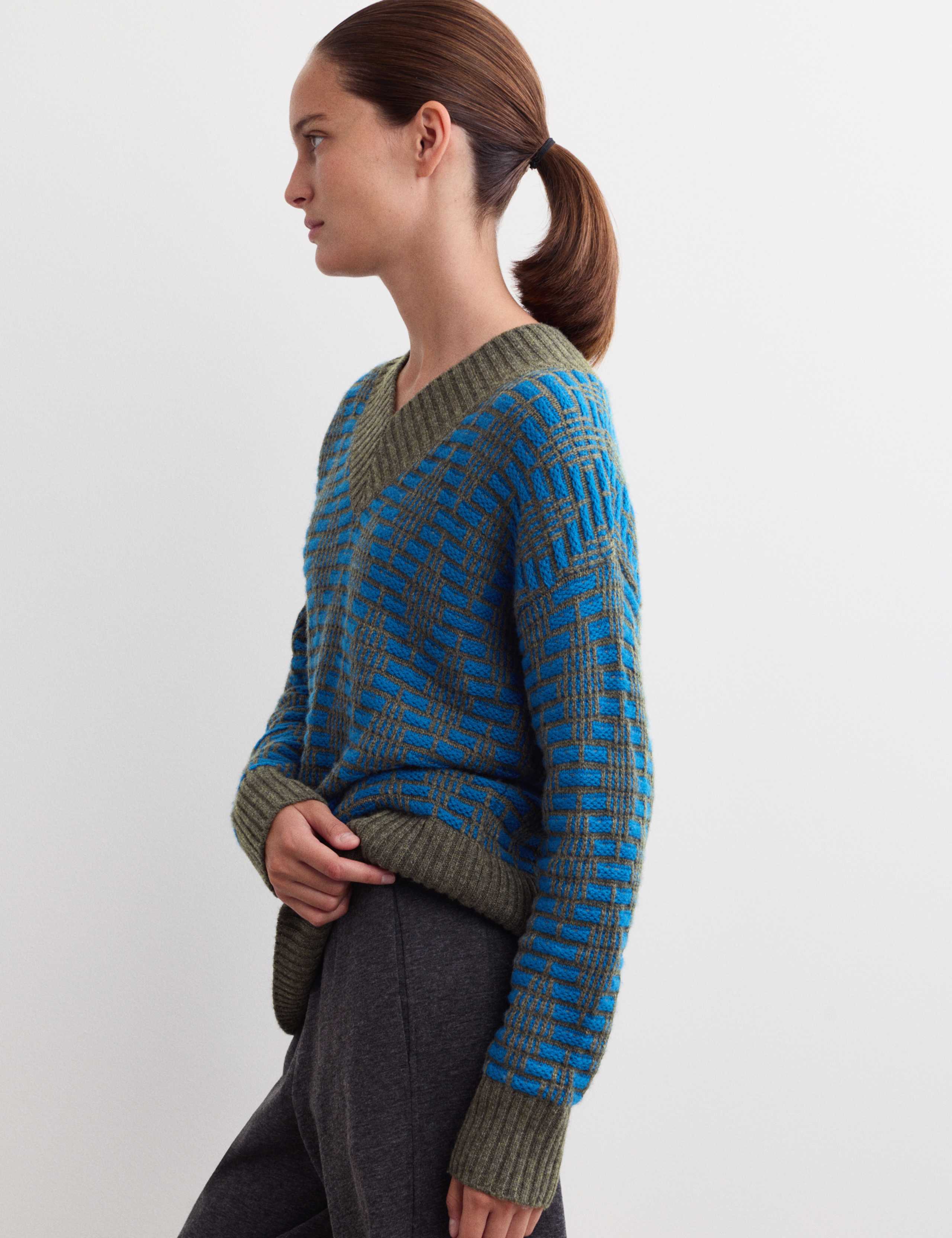 Merino Wool Rich Diamond Stitch V-Neck Jumper 5 of 6