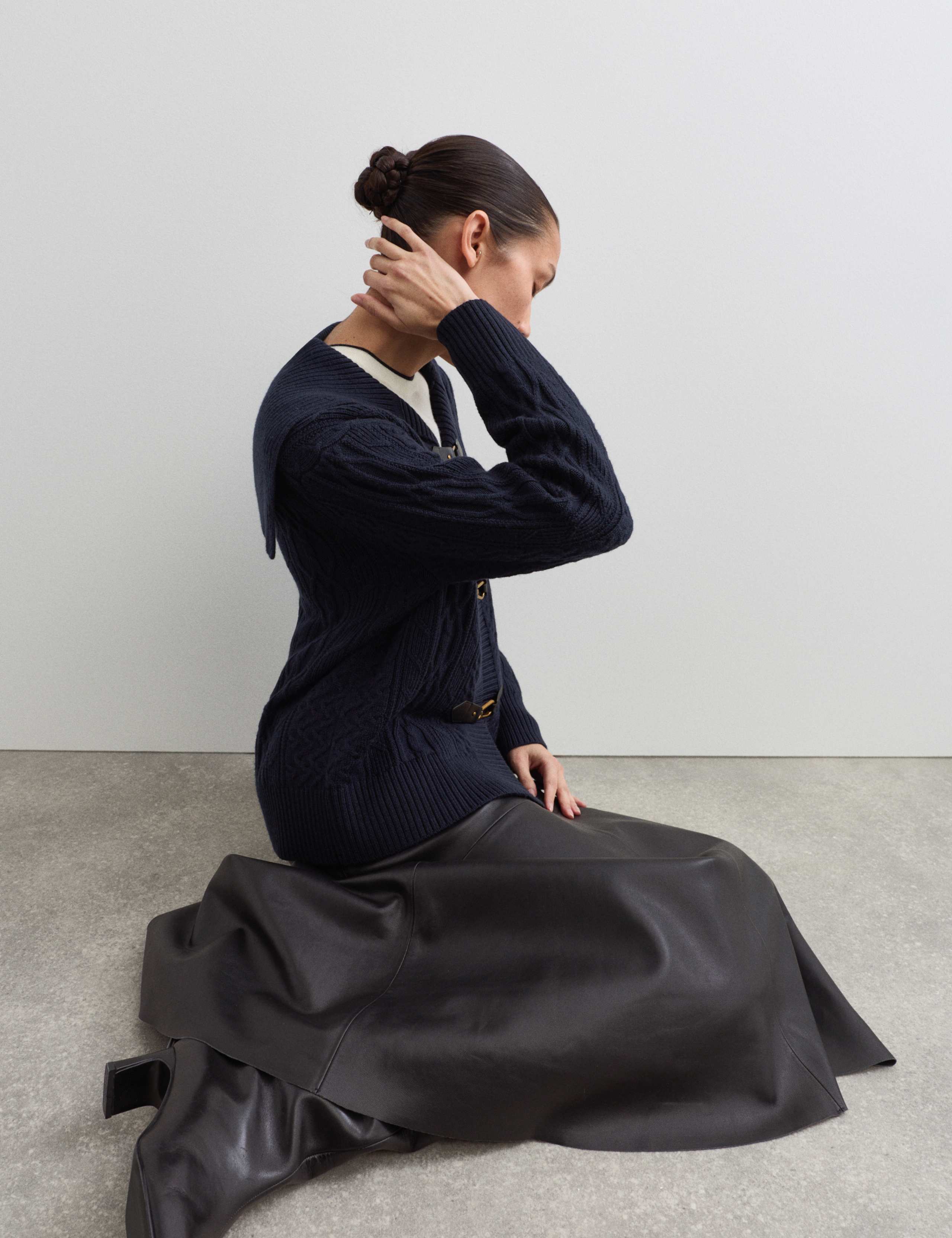 Merino Wool Rich Cable Knit Collared Cardig 3 of 7