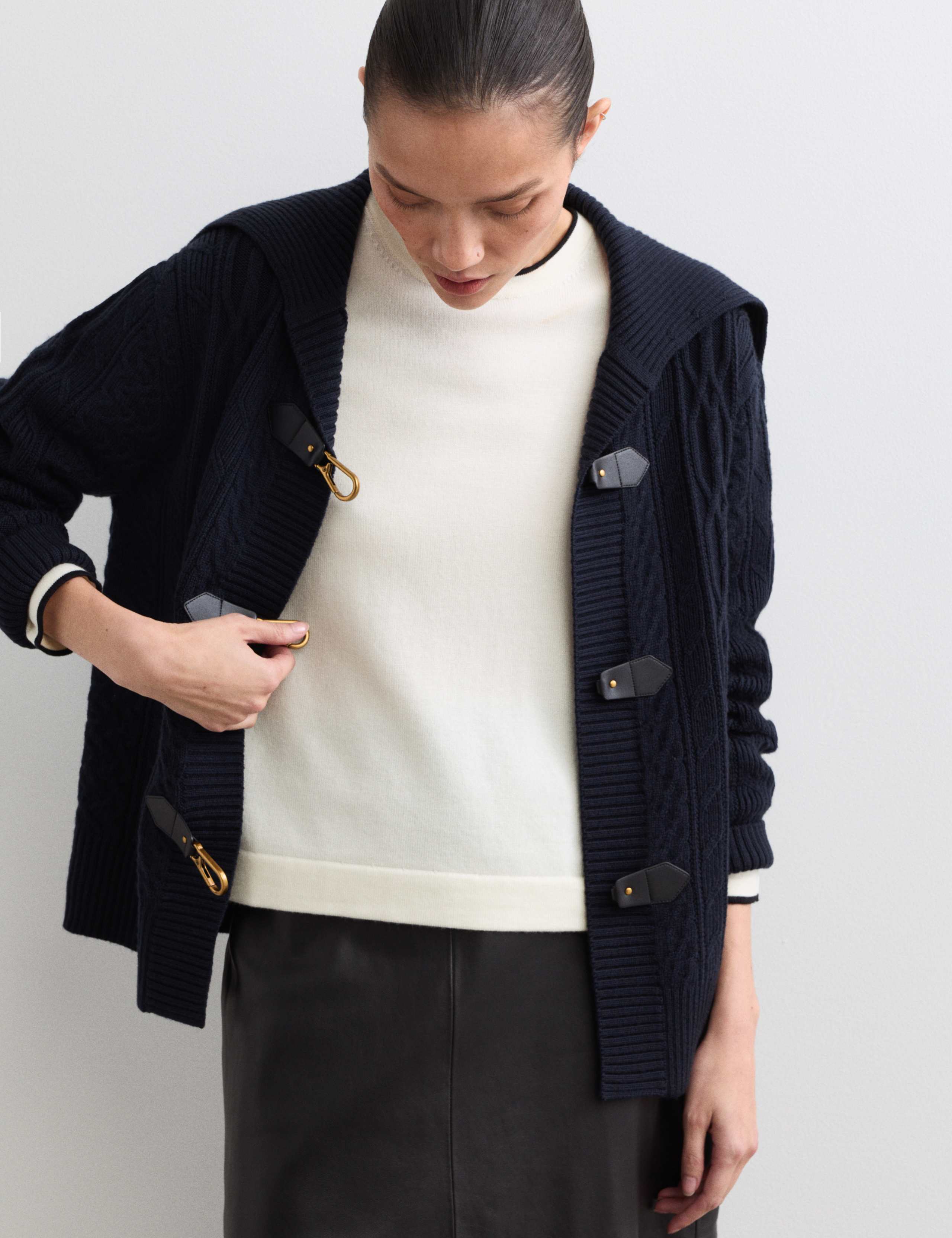 Merino Wool Rich Cable Knit Collared Cardig 5 of 7