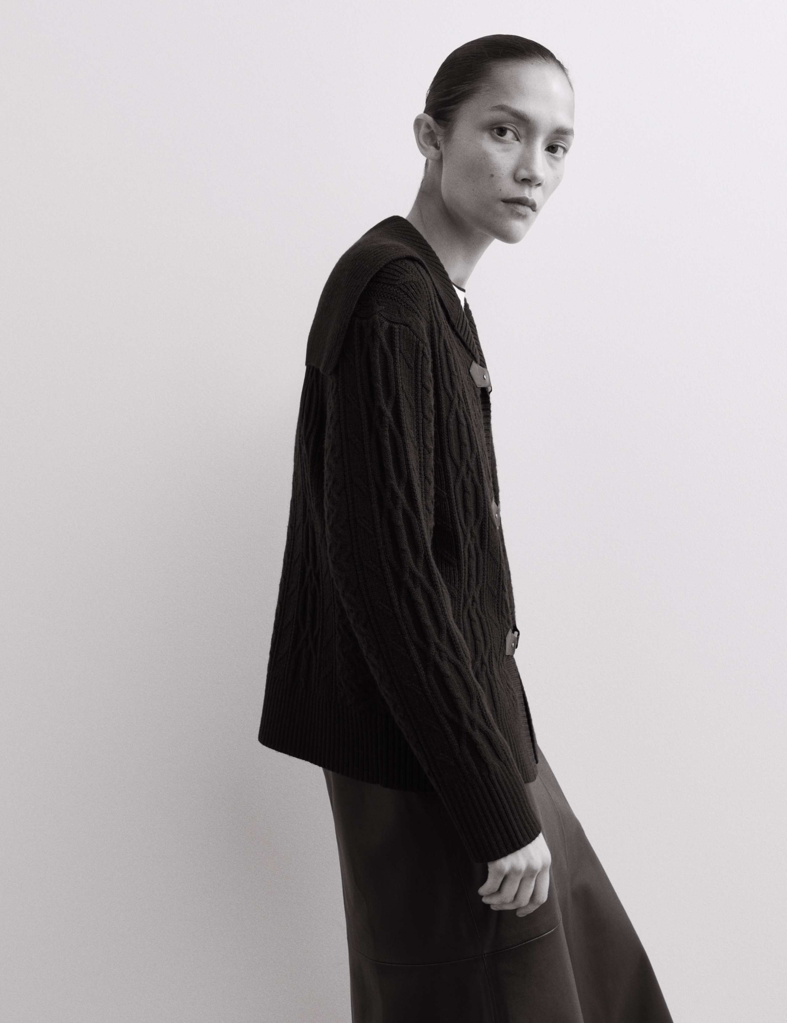 Merino Wool Rich Cable Knit Collared Cardig 6 of 7