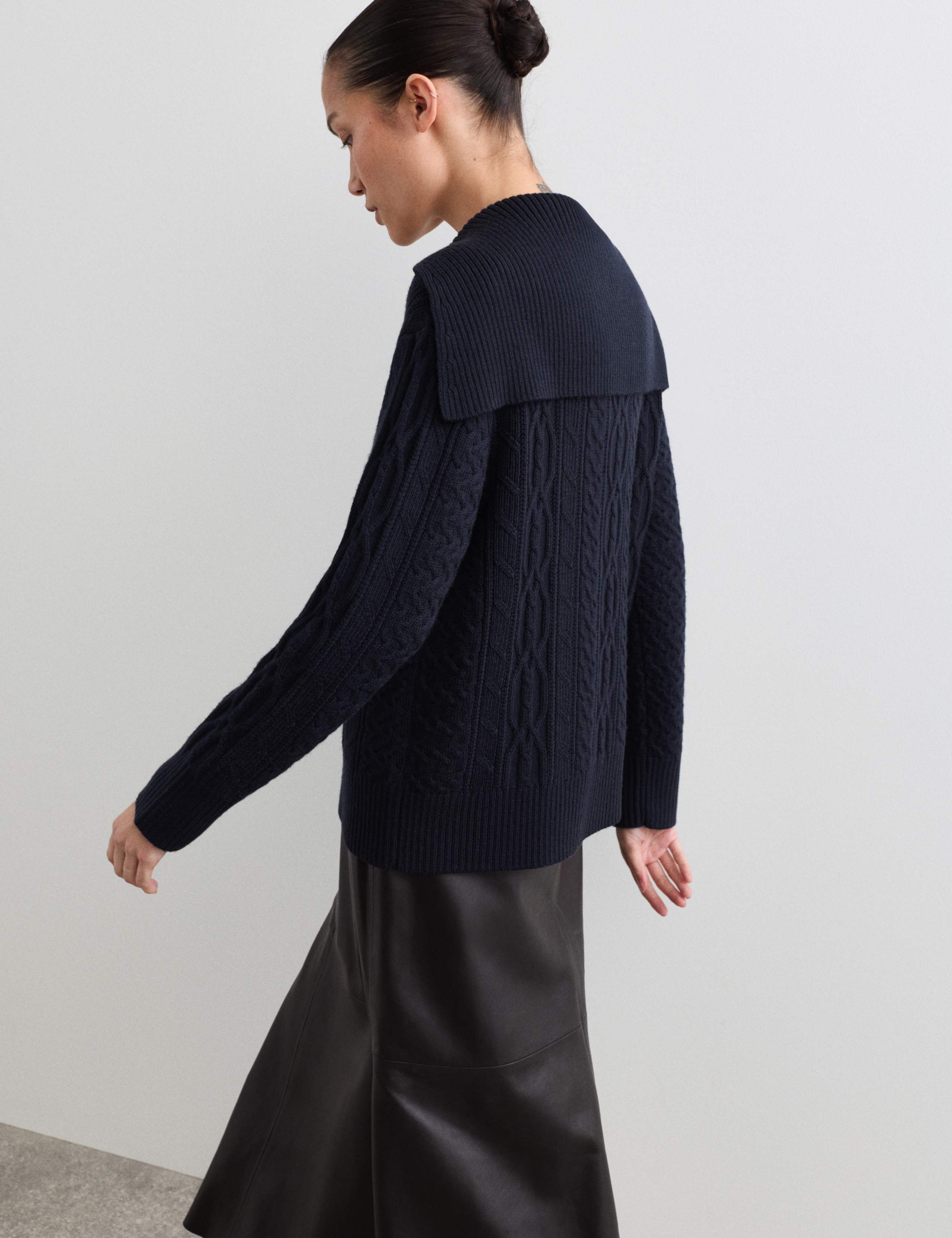 Merino Wool Rich Cable Knit Collared Cardig 7 of 7