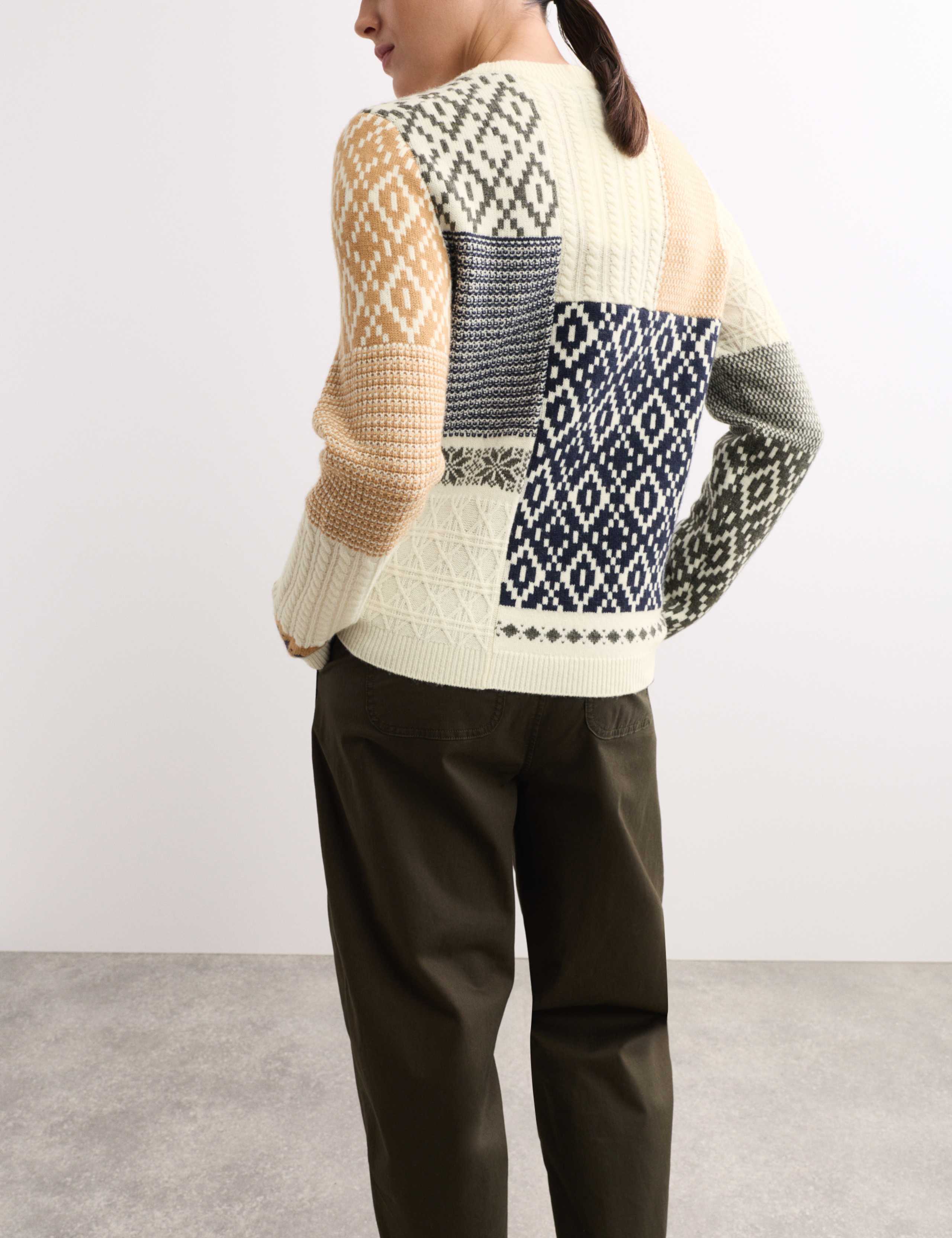 Merino Wool Rich Cable Knit Jumper with Cashmere 6 of 6