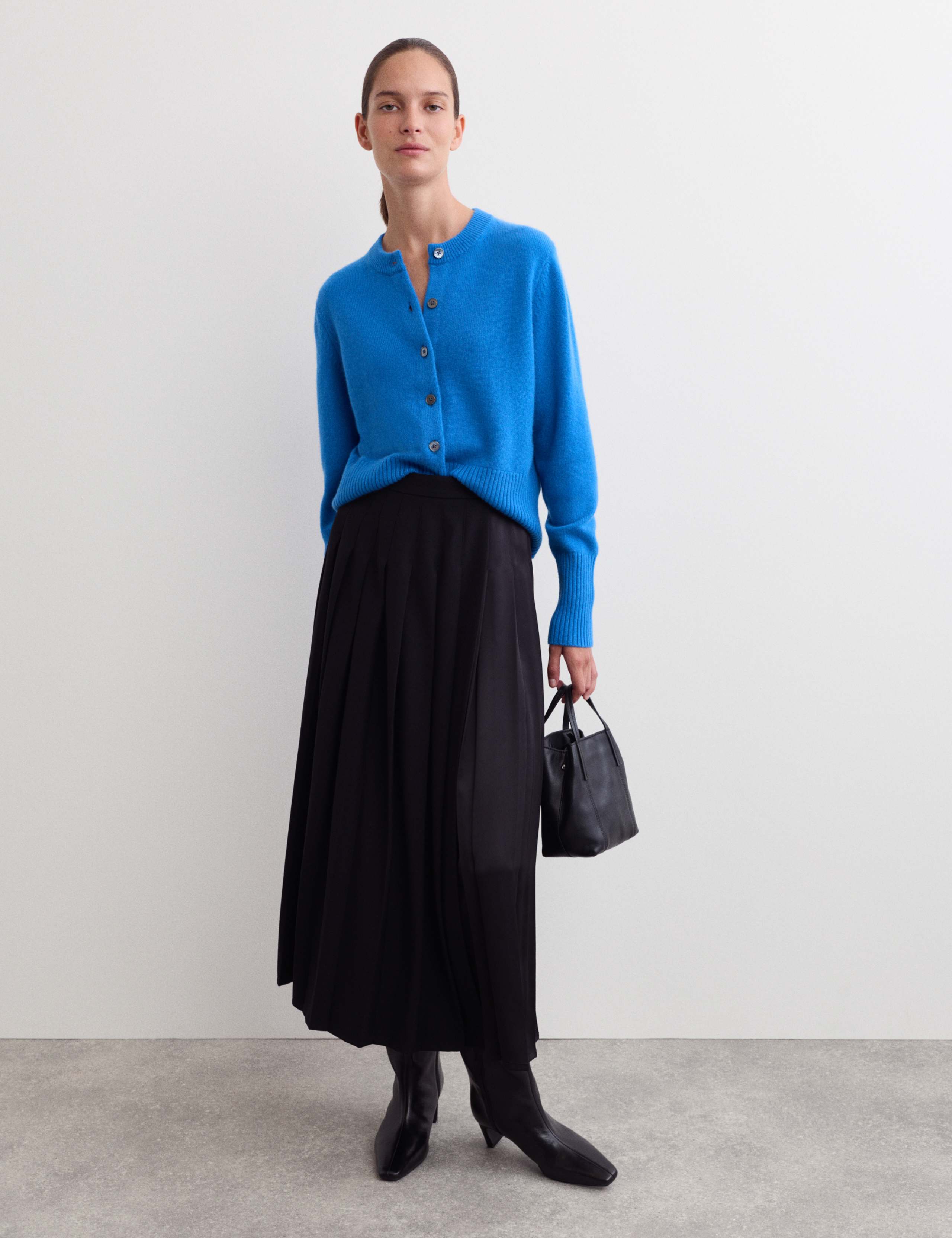 Pure Cashmere Round Neck Relaxed Cardigan 3 of 6