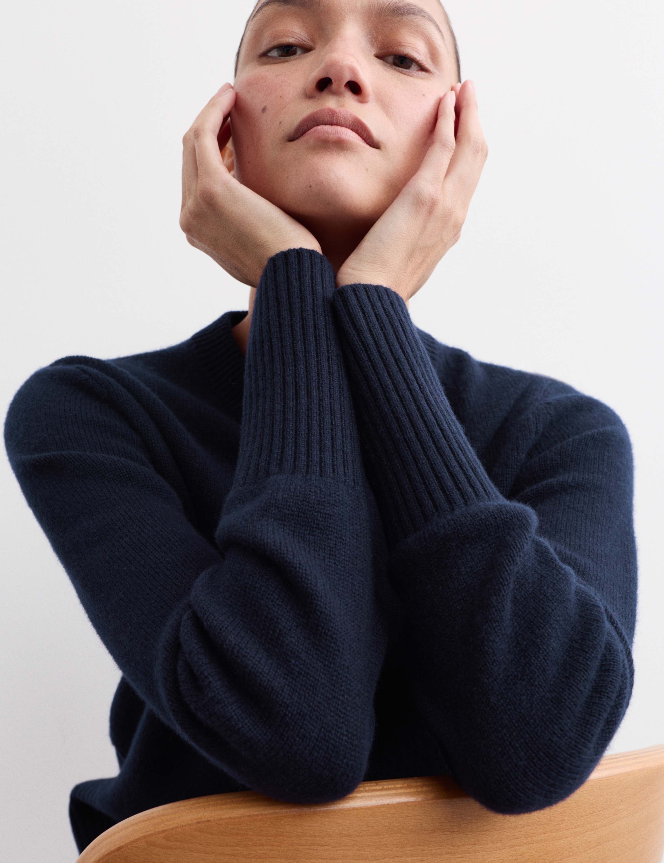 Pure Cashmere Round Neck Relaxed Cardigan 3 of 7