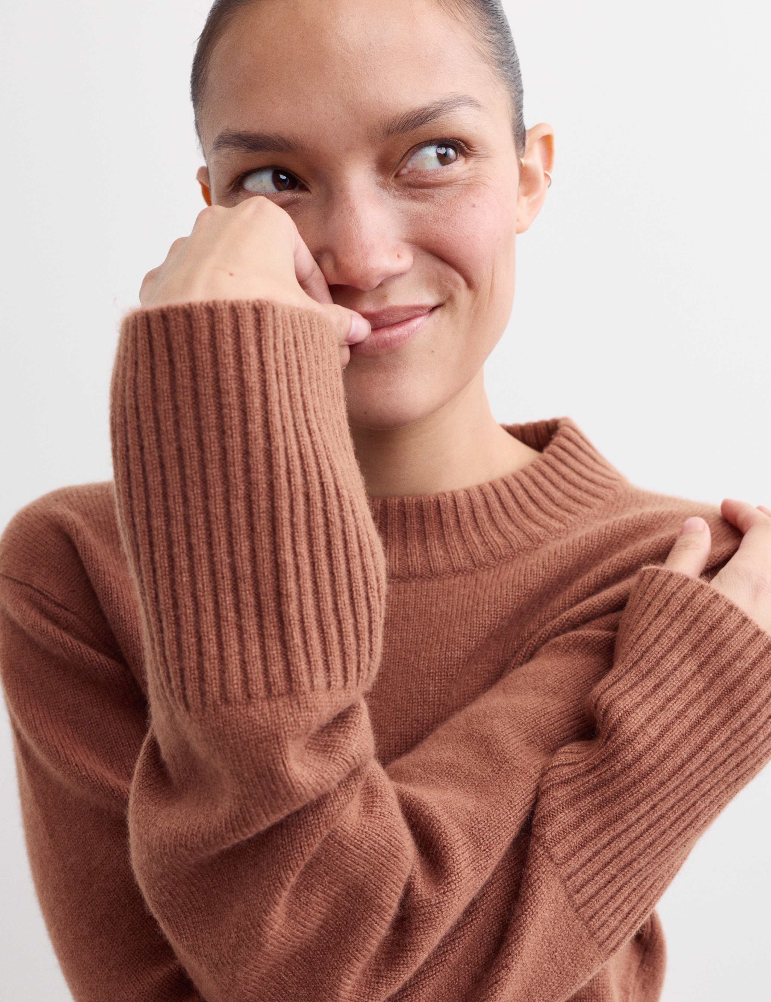 Pure Cashmere Crew Neck Relaxed Jumper 4 of 7