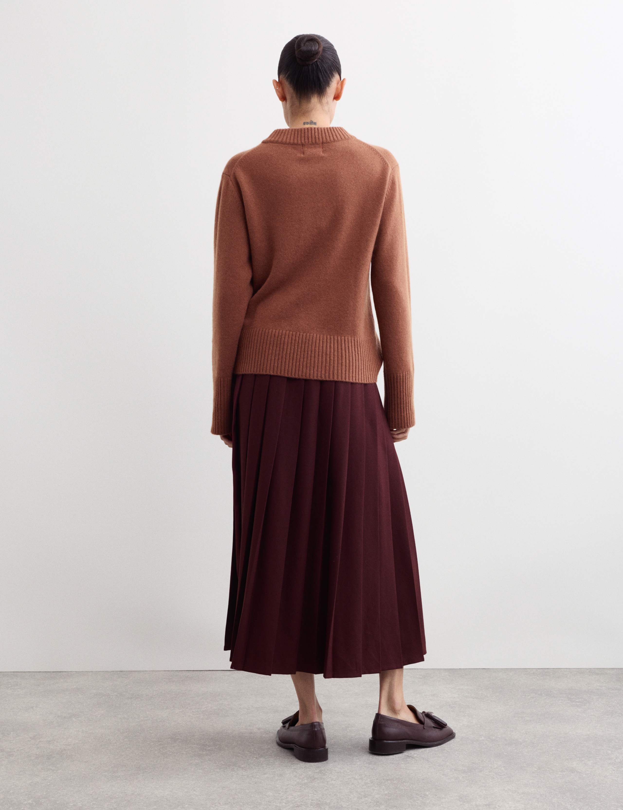 Pure Cashmere Crew Neck Relaxed Jumper 7 of 7