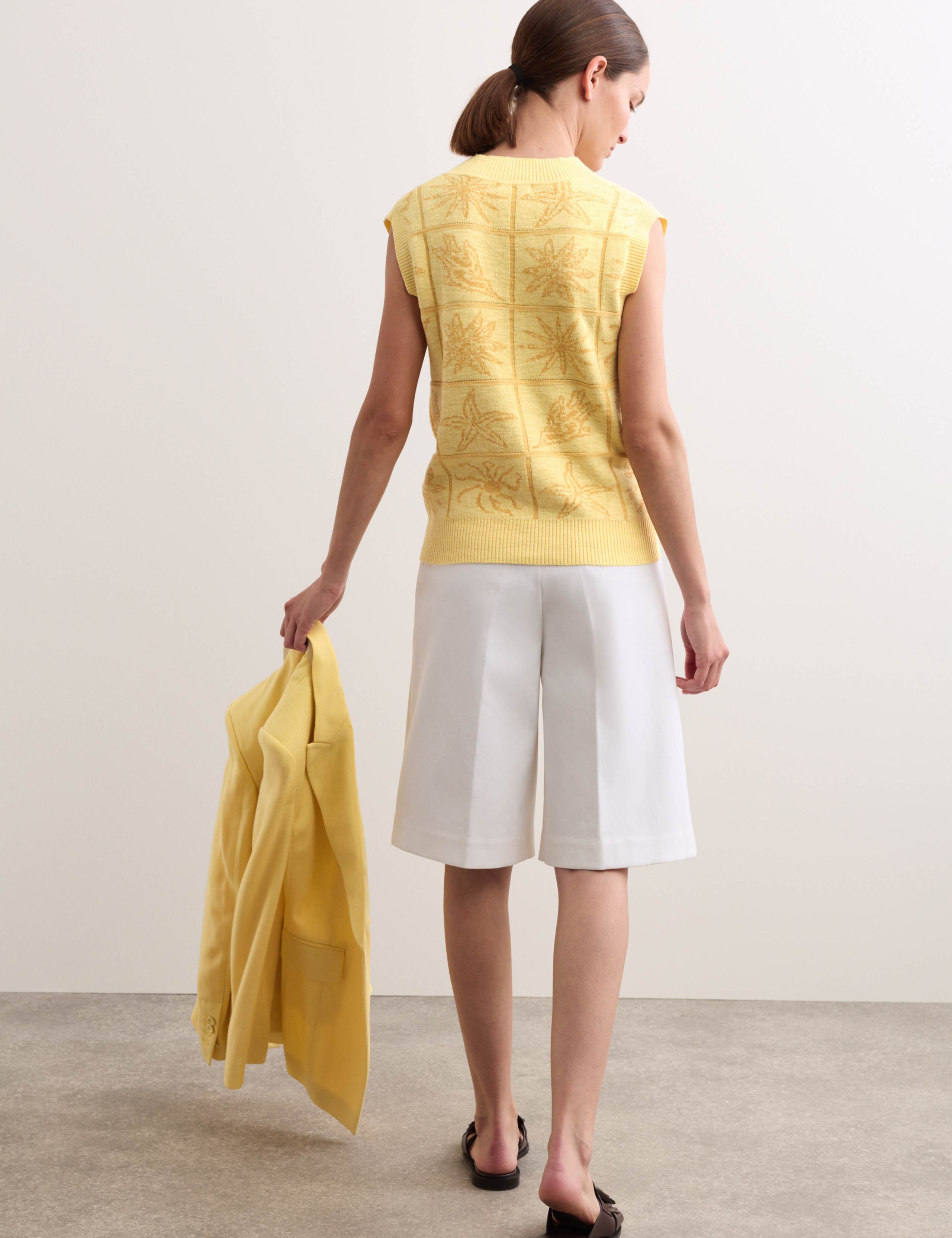 Linen Rich V-Neck Stitch Detail Knitted Vest 6 of 7