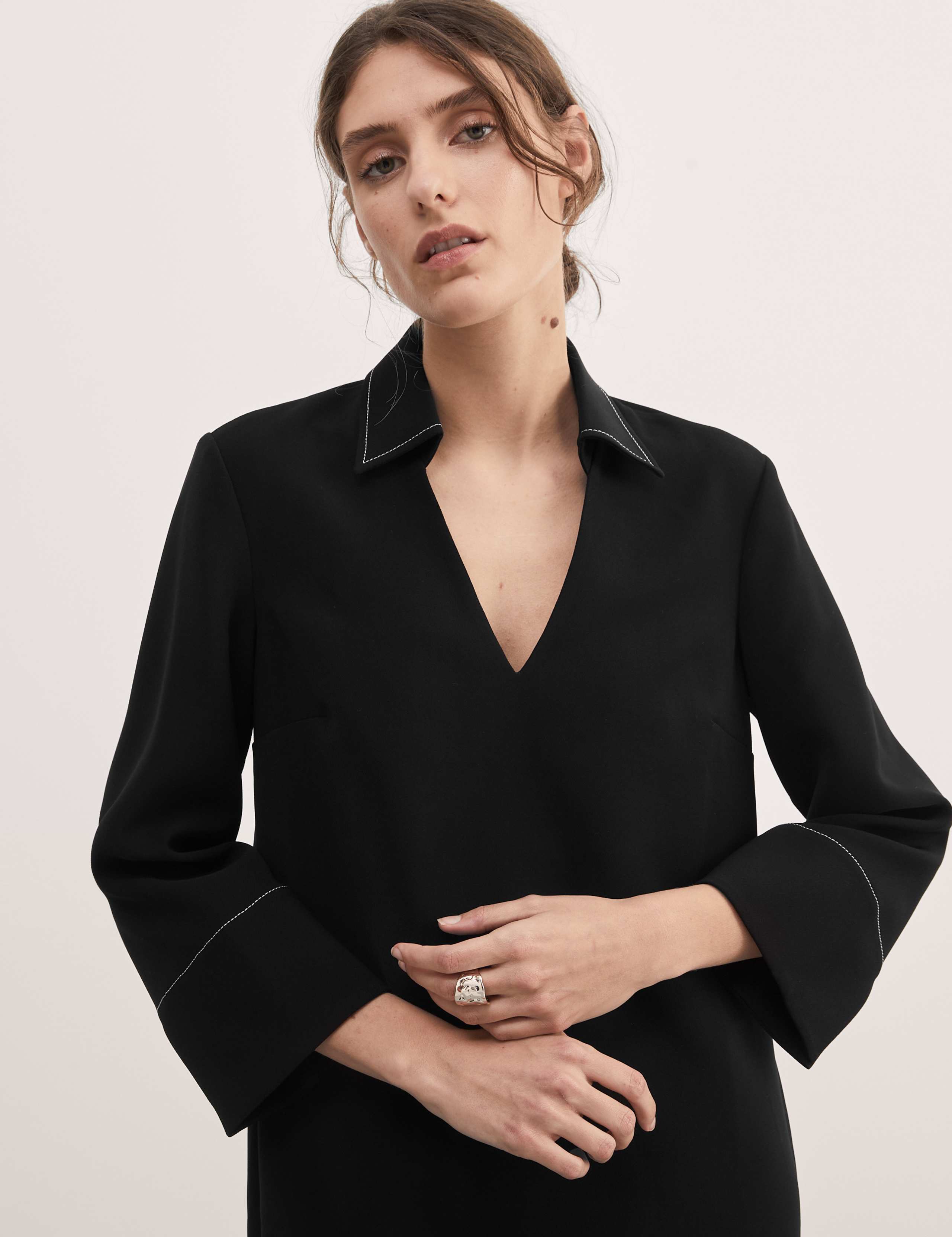 Crepe V-Neck Knee Length Shift Dress 3 of 4