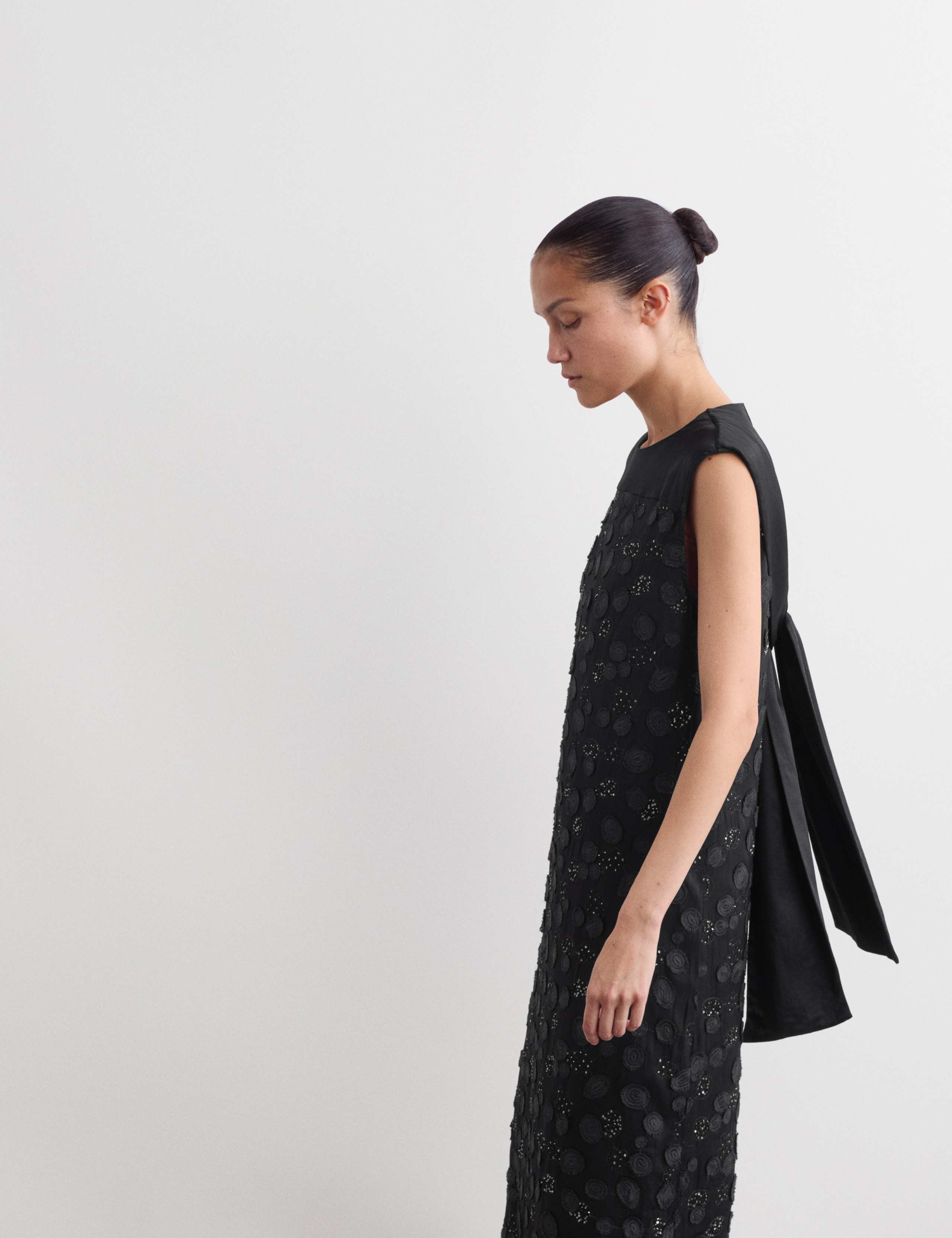 Embellished Tie Detail Midi Column Dress 6 of 7