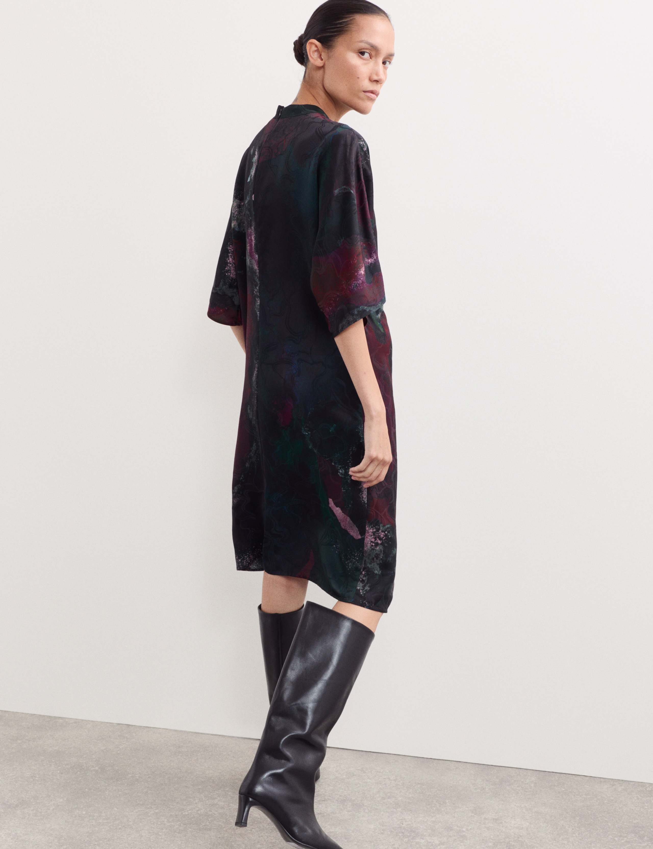 Jacquard Night Sky Print Knee Length Shift Dress 7 of 7