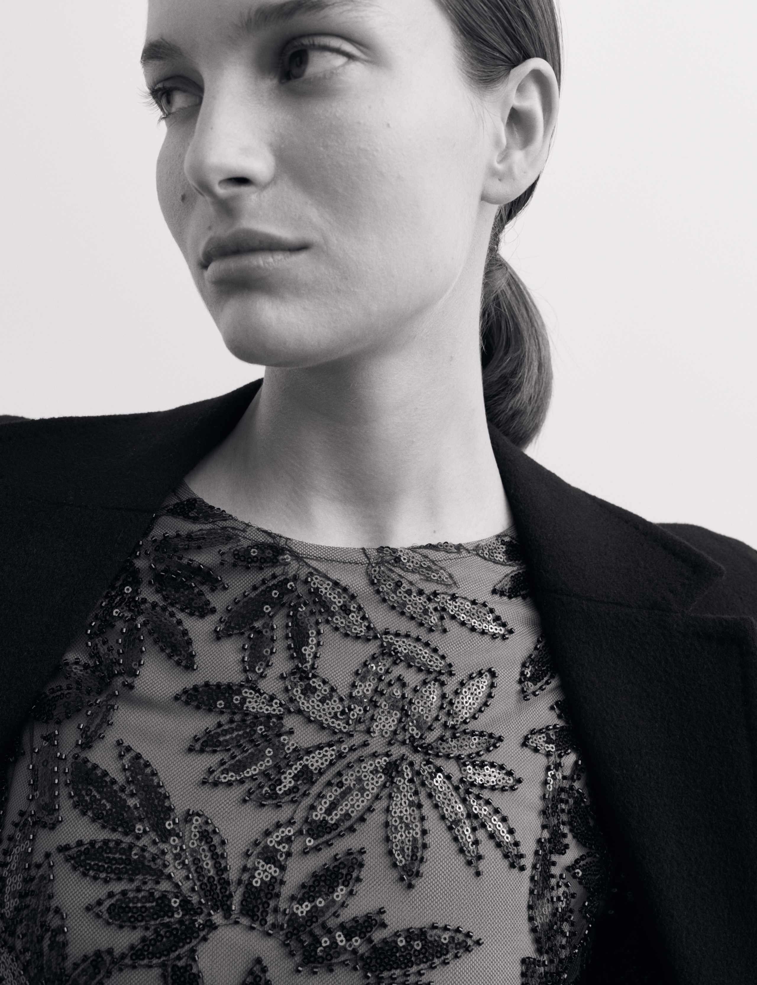 Sequin Round Neck Knee Length Shift Dress 3 of 7