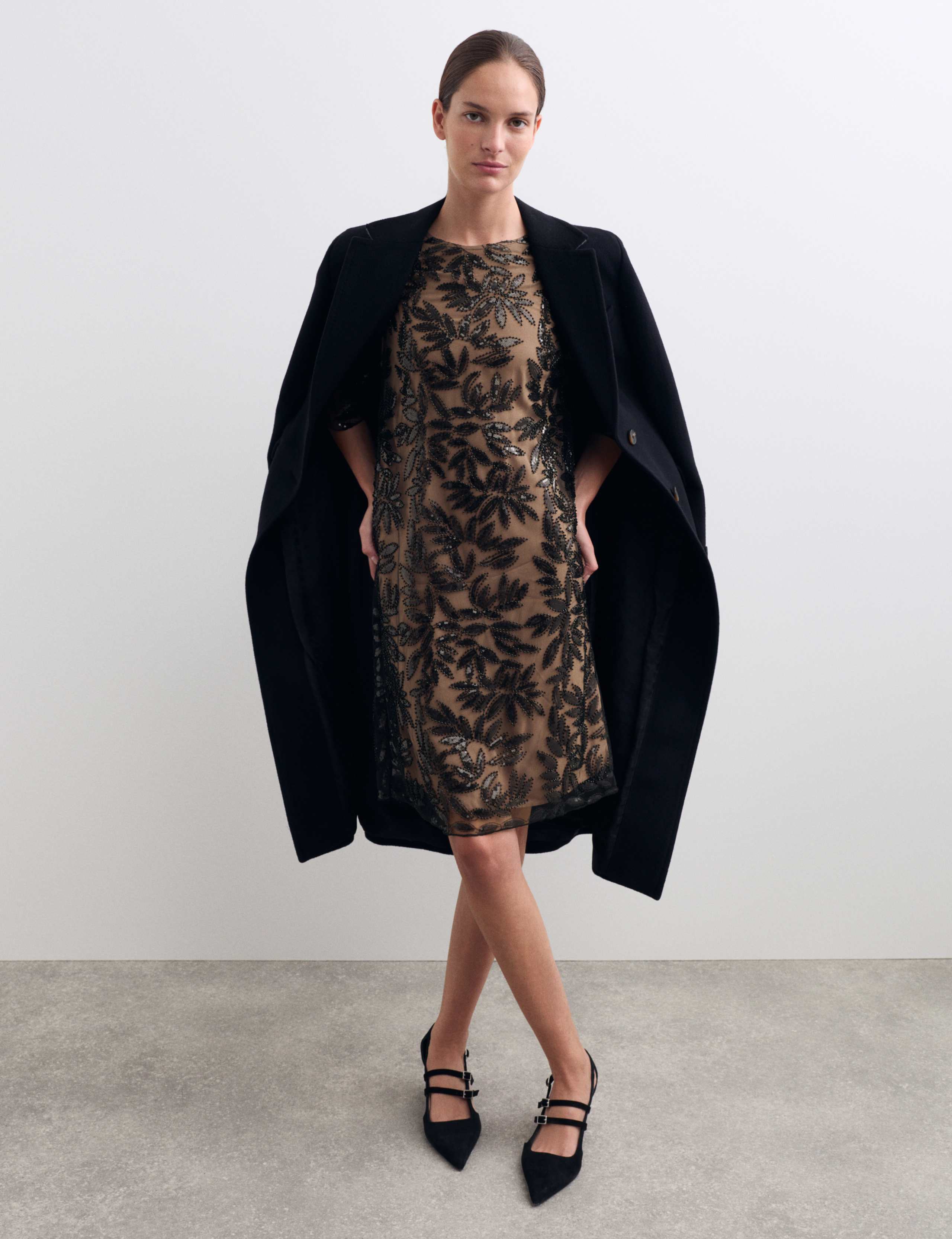 Sequin Round Neck Knee Length Shift Dress 4 of 7