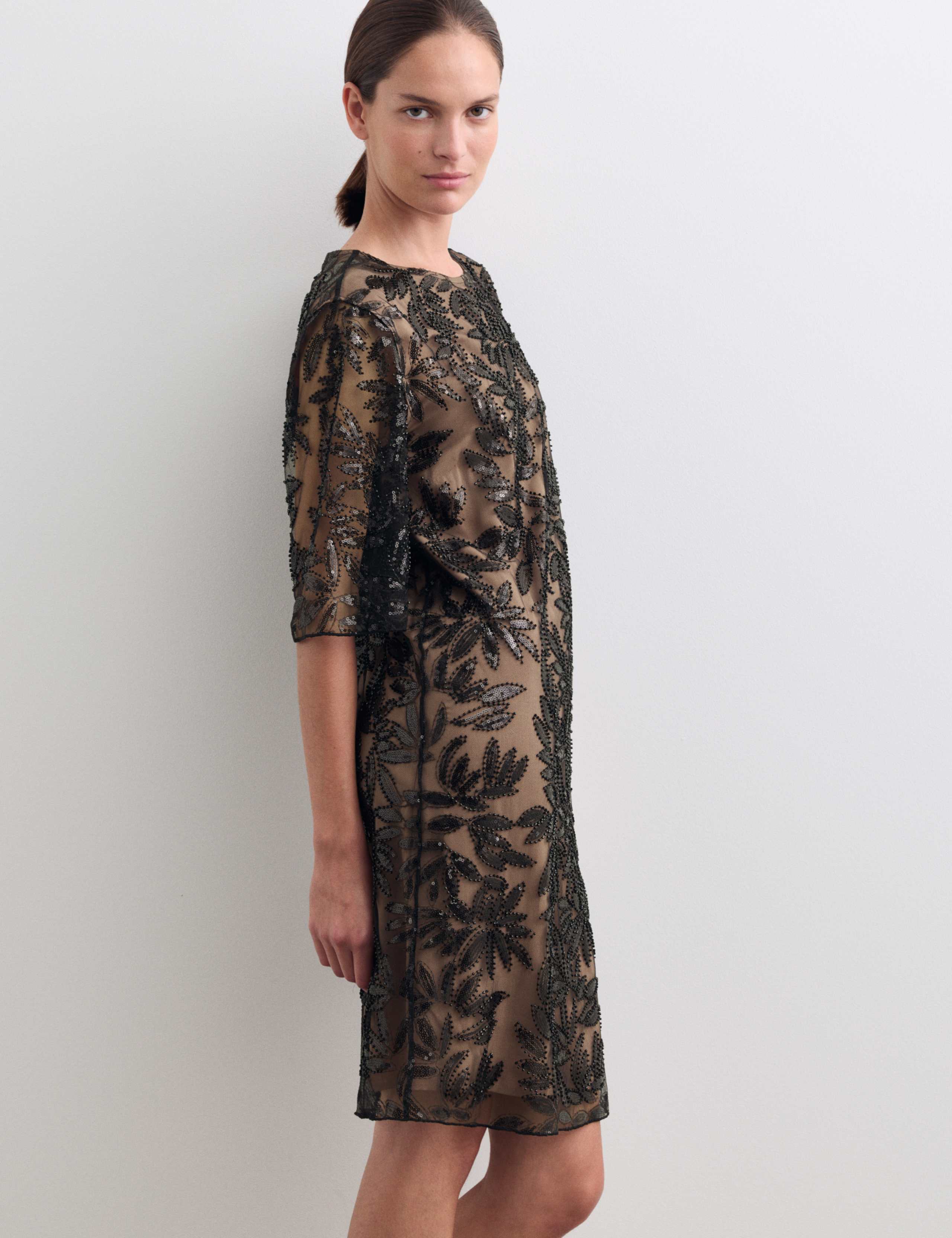 Sequin Round Neck Knee Length Shift Dress 6 of 7