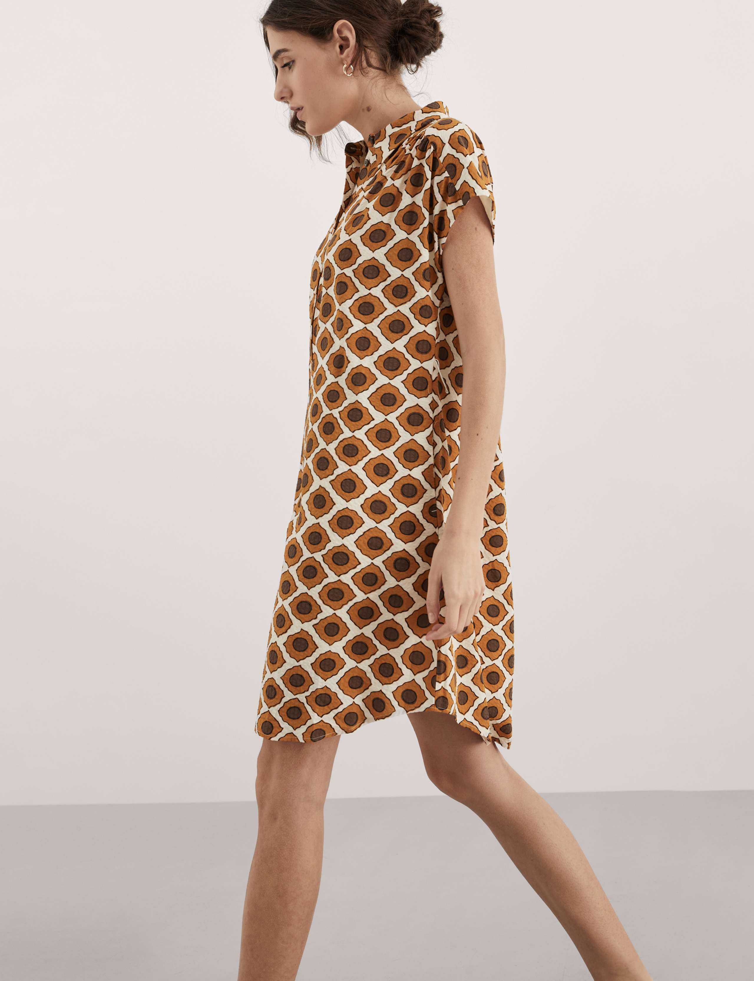 Printed Collared Tie Waist Mini Shift Dress 5 of 7