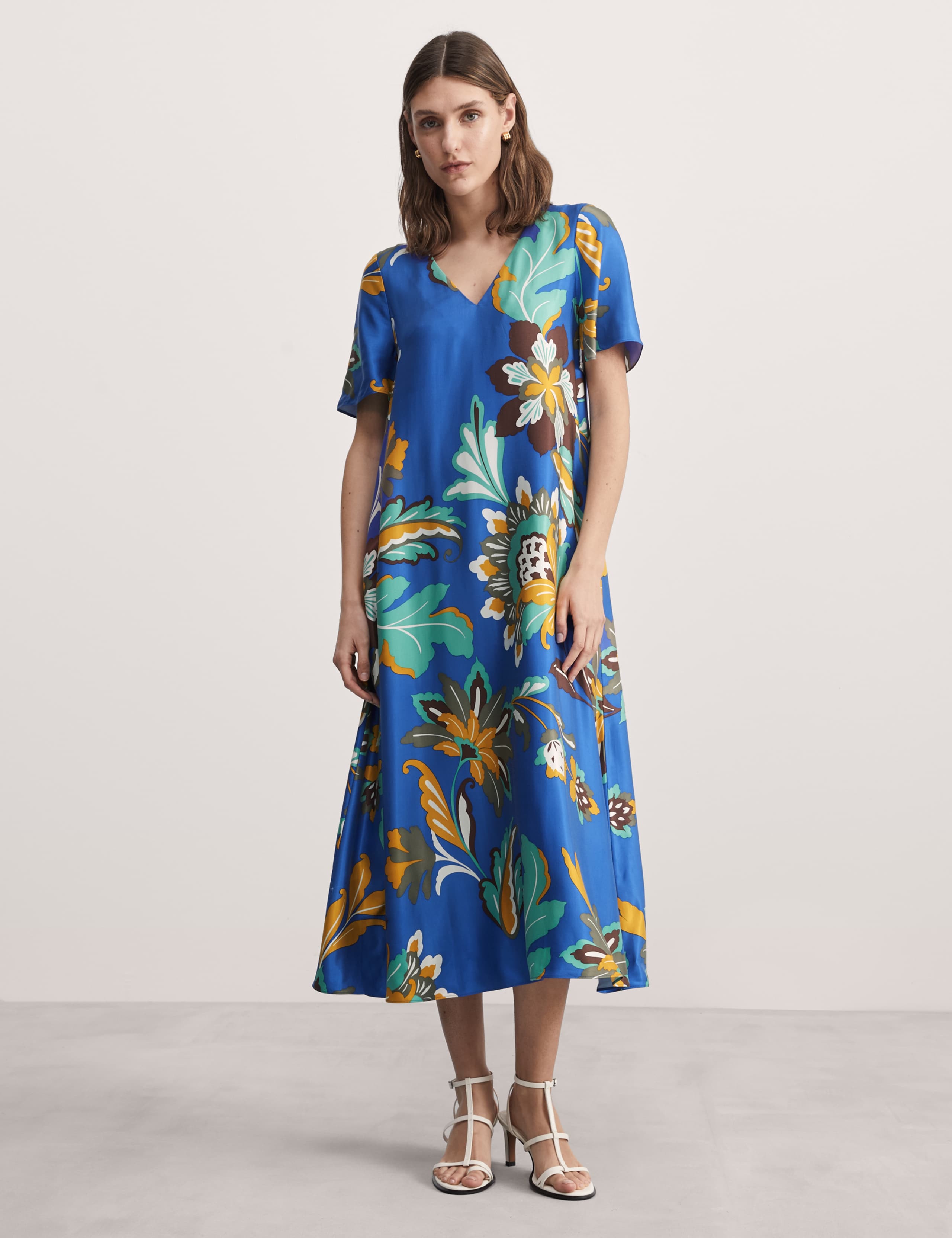 Printed V-Neck Midi Shift Dress 3 of 5