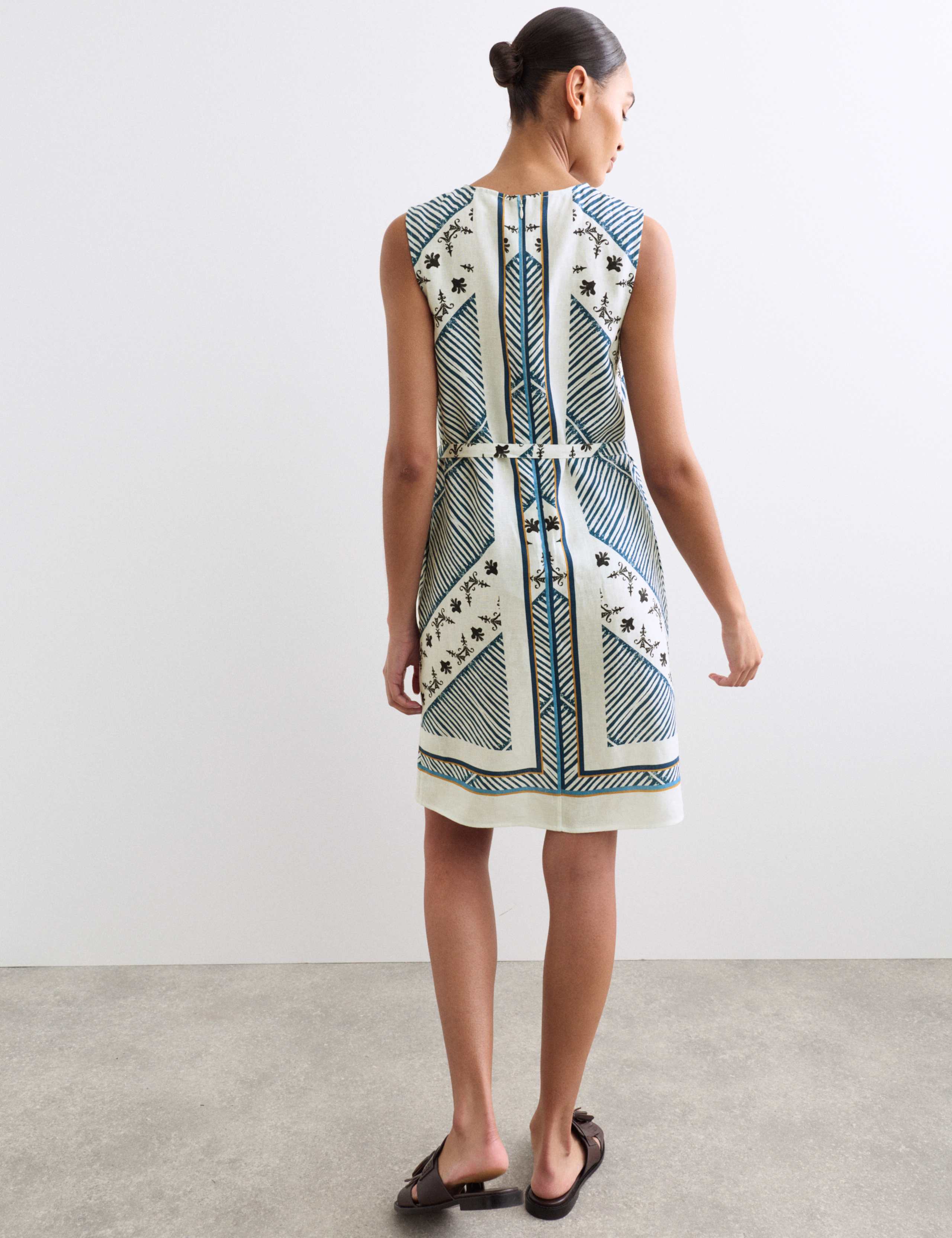 Pure Linen Printed Knee Length Shift Dress 7 of 7