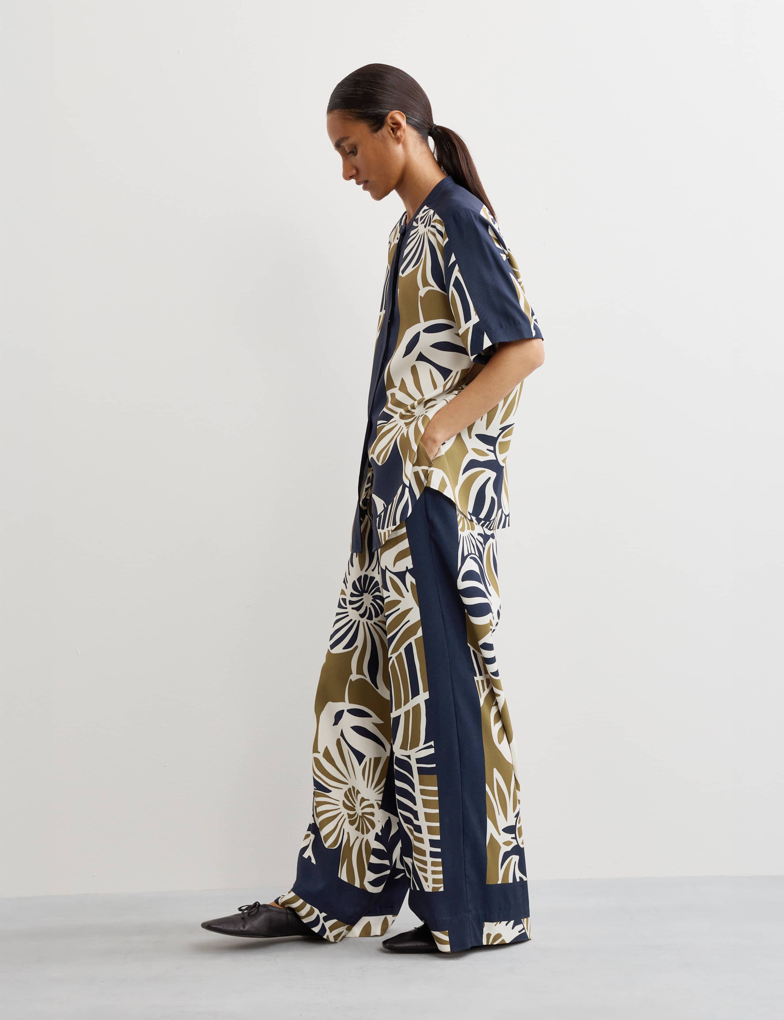 Leaf Print Round Neck Relaxed Shirt 5 of 7