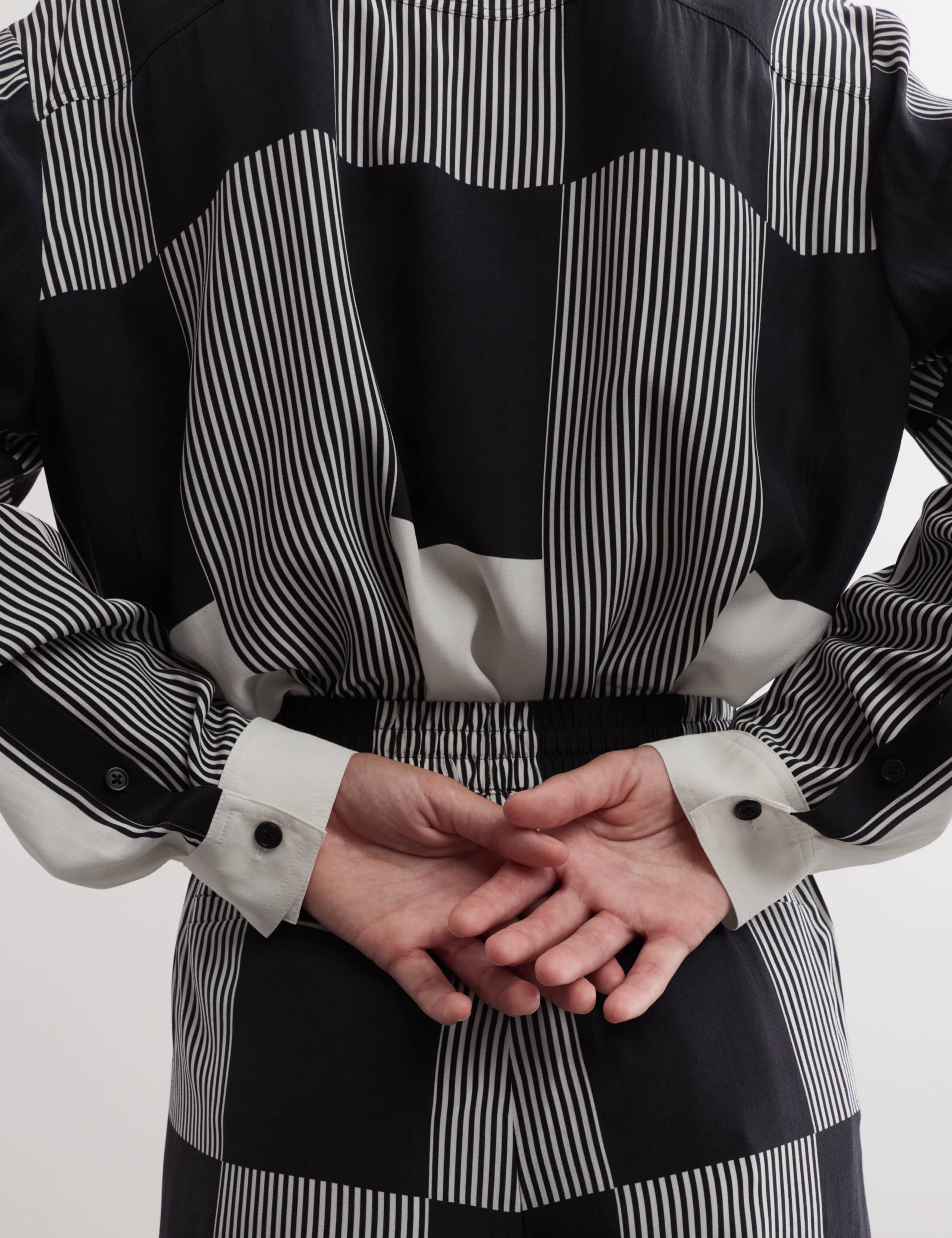 Colour-Block Striped Printed Collared Shirt 4 of 8