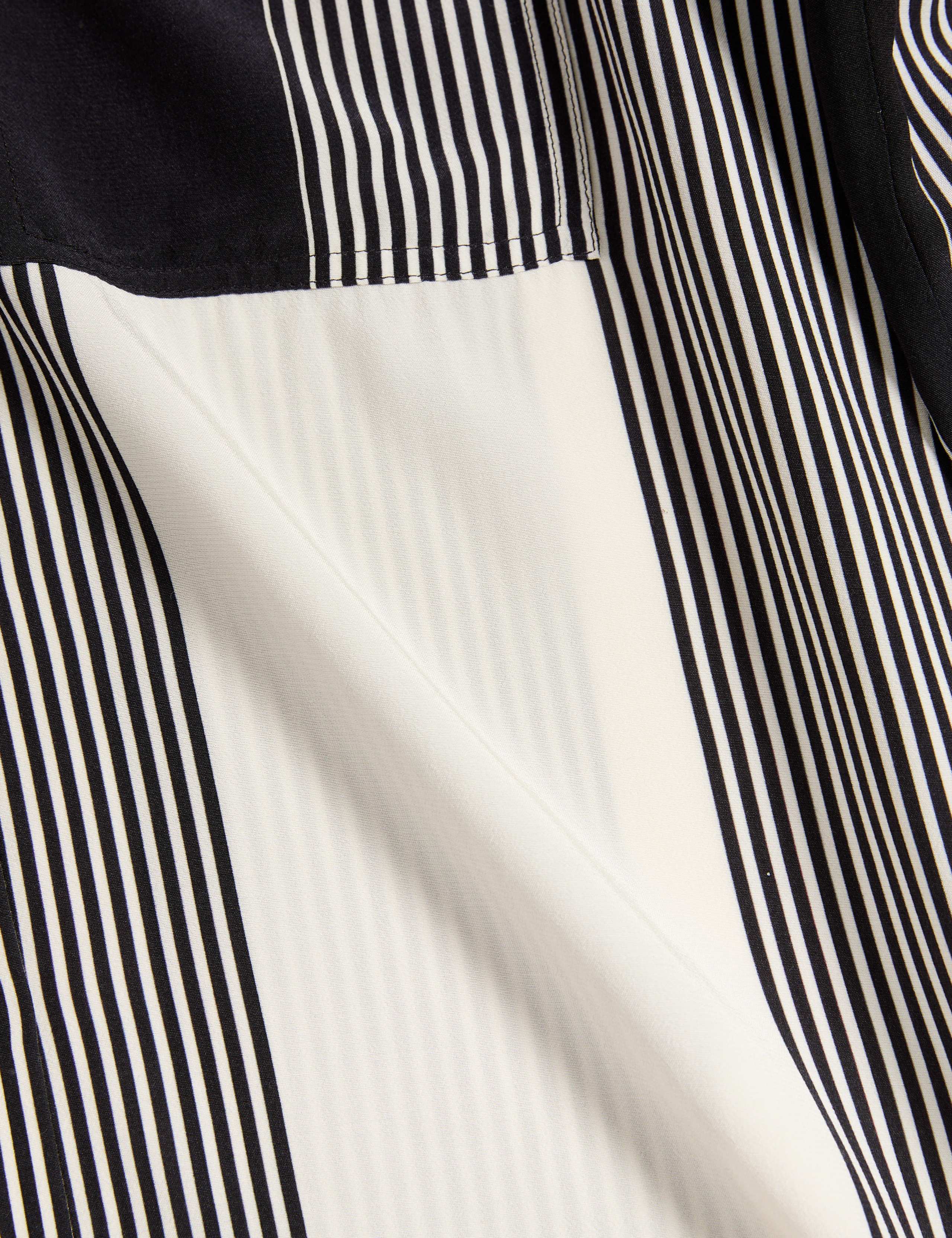 Colour-Block Striped Printed Collared Shirt 8 of 8