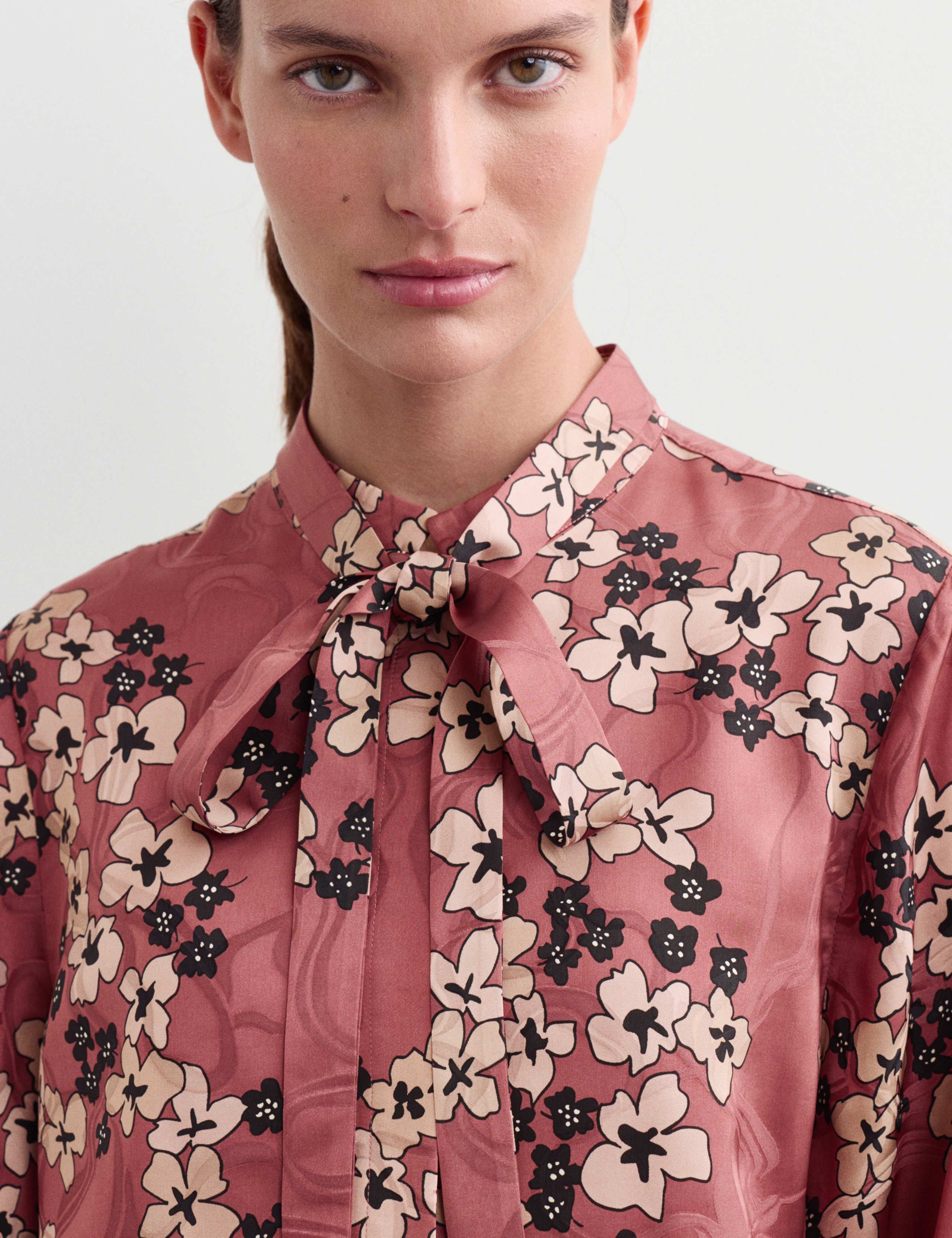 Floral Print Jacquard Collared Blouse 3 of 7