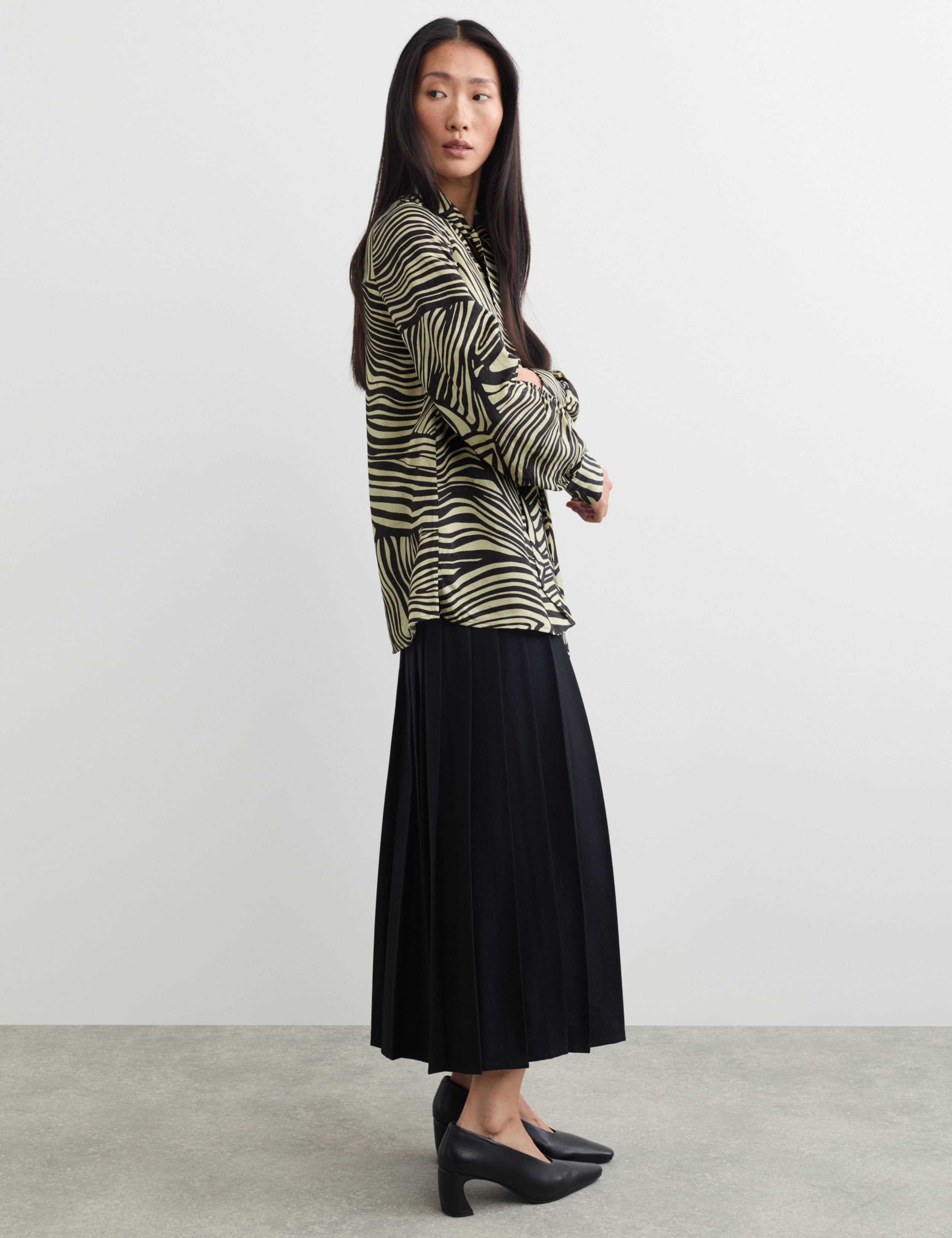 Jacquard Printed Tie Neck Blouse 5 of 7