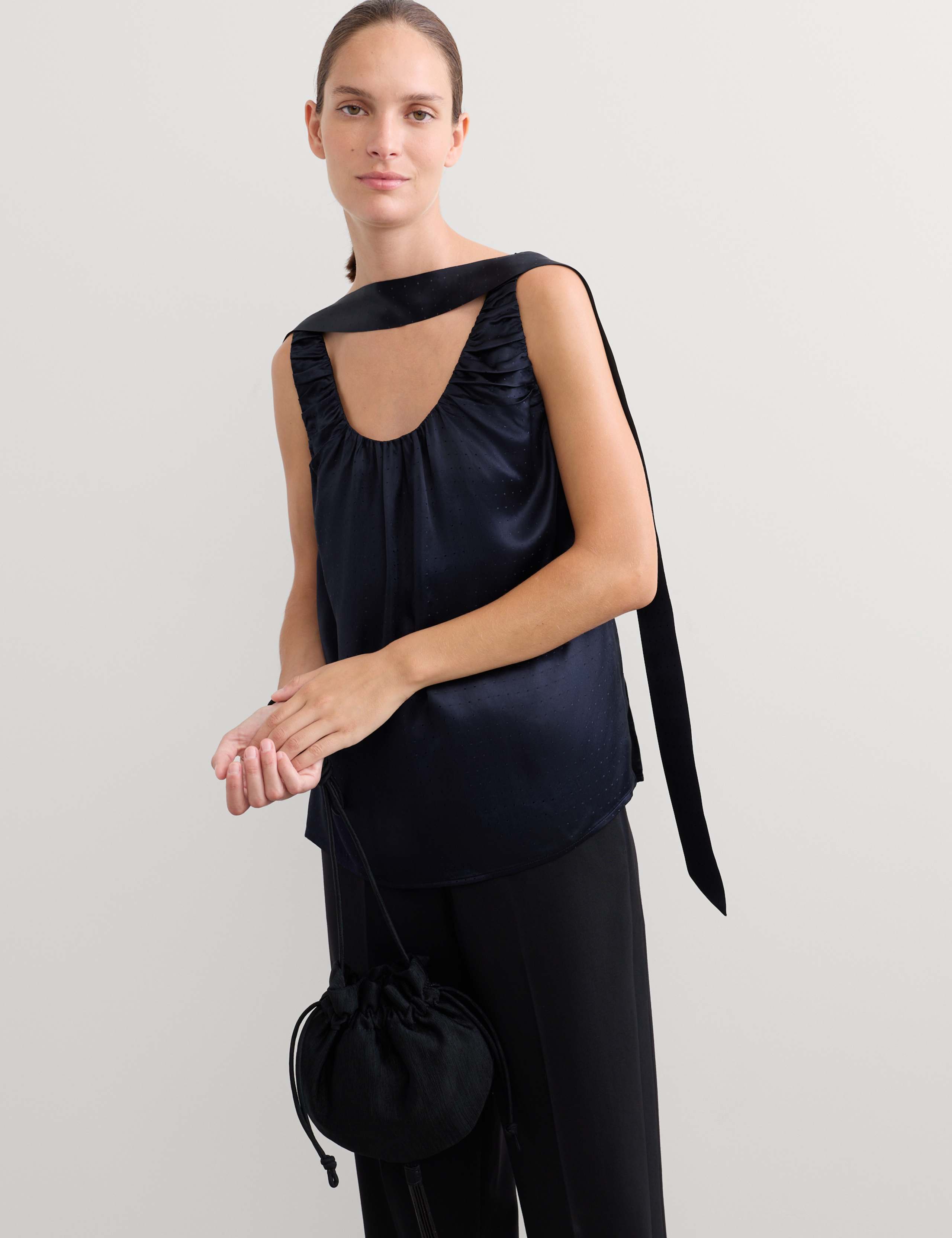 Jacquard Scoop Neck Sleeveless Top 4 of 7
